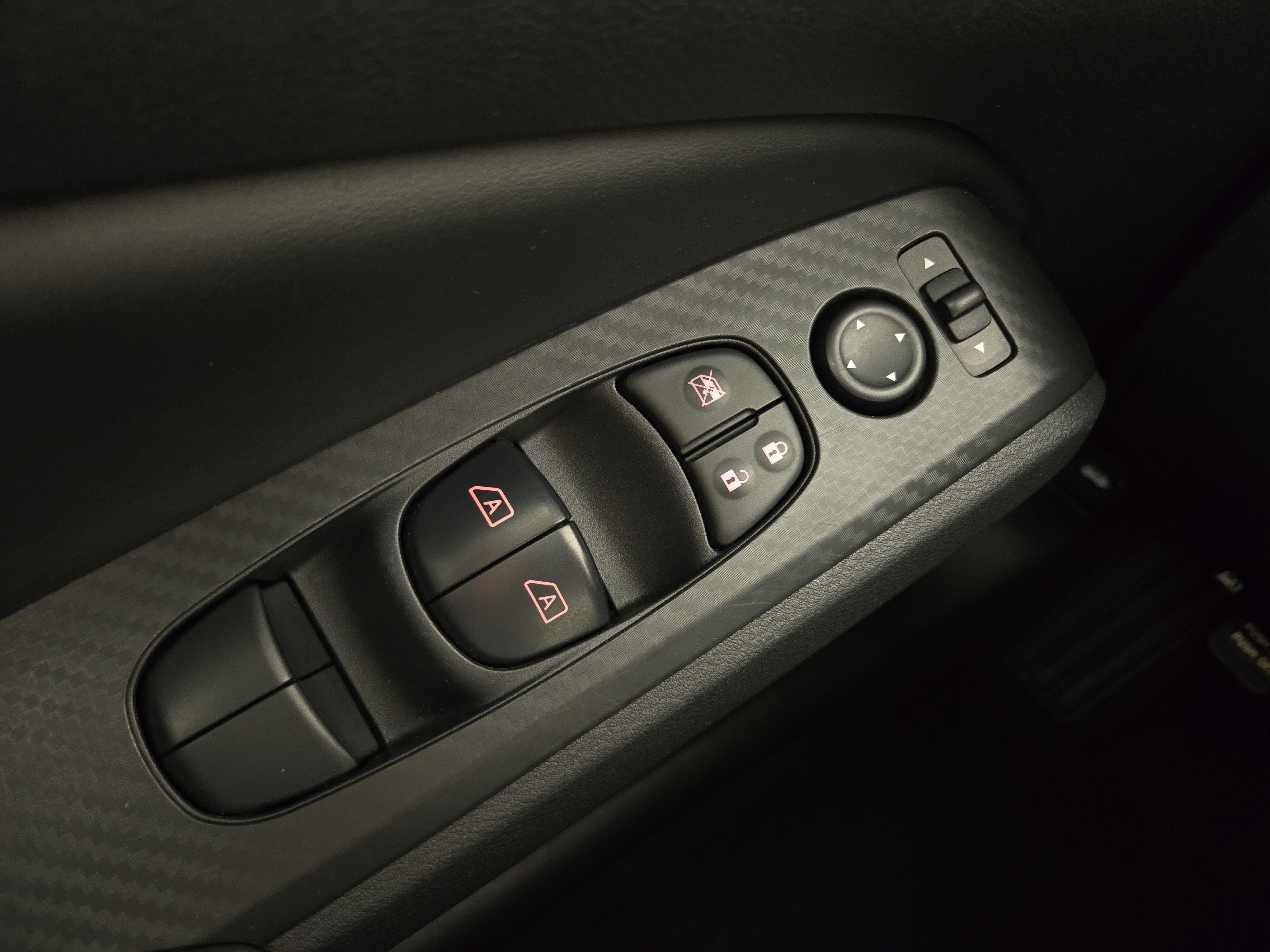 2025 Nissan Altima SV - Photo 28