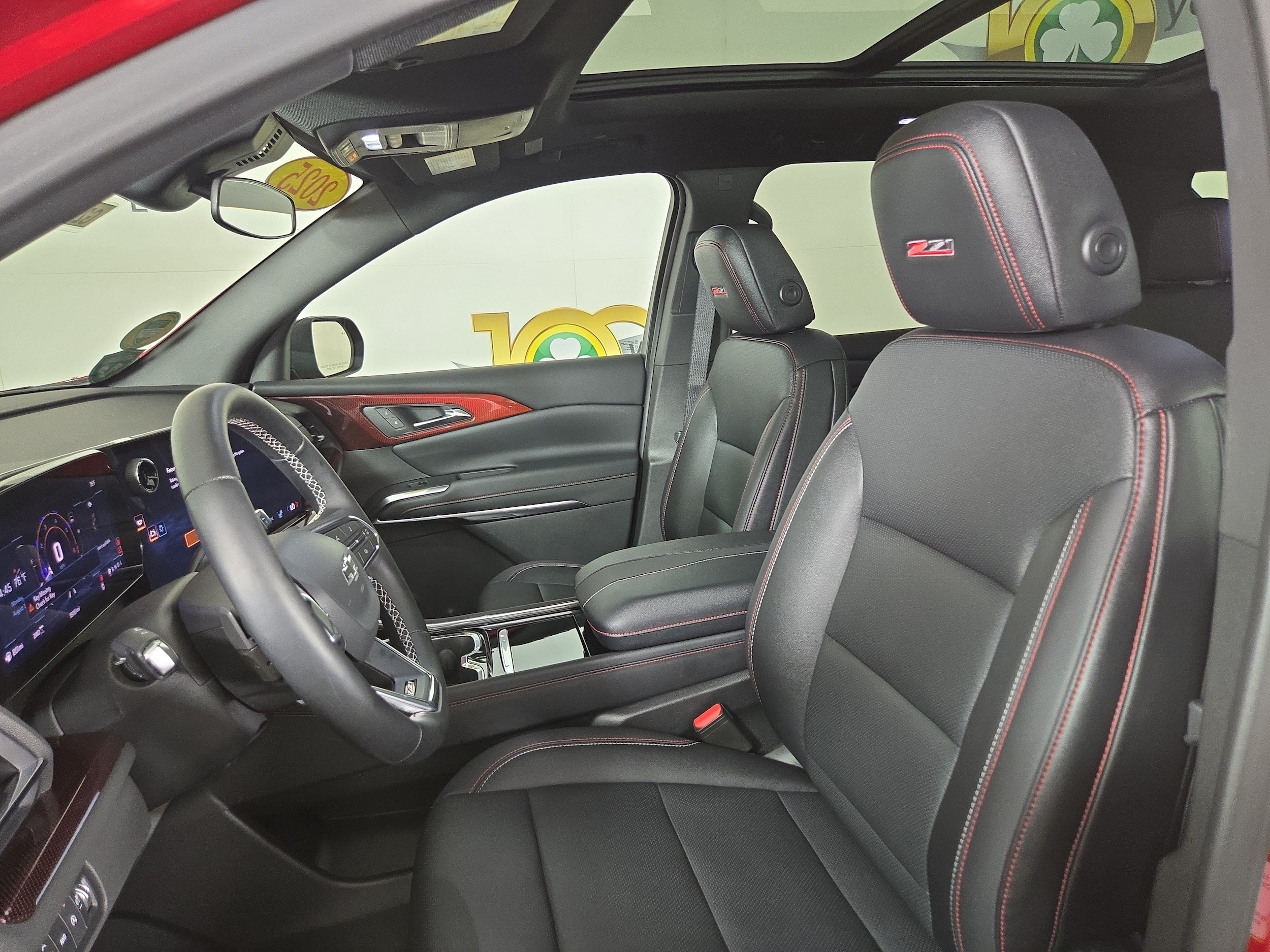 2025 Chevrolet Traverse Z71 - Photo 11