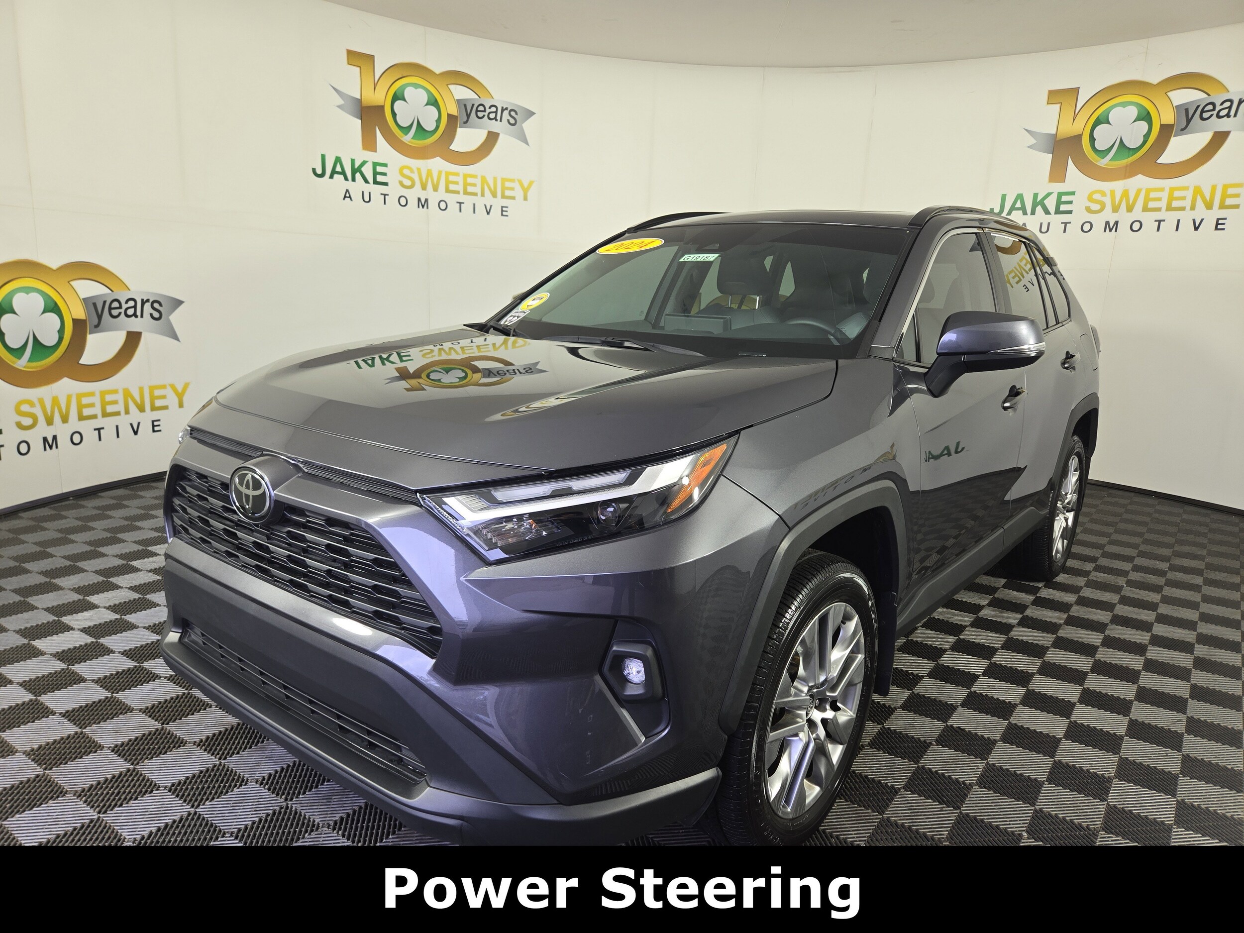 2024 Toyota RAV4 XLE Premium photo 3