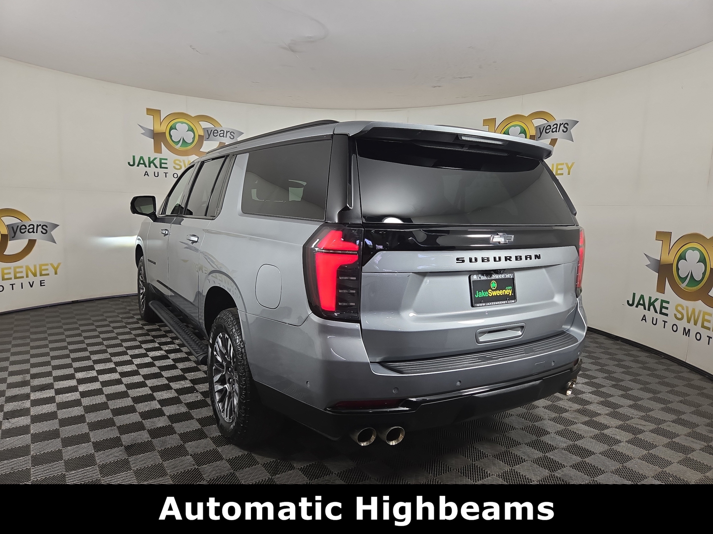 2025 Chevrolet Suburban Z71 - Photo 6