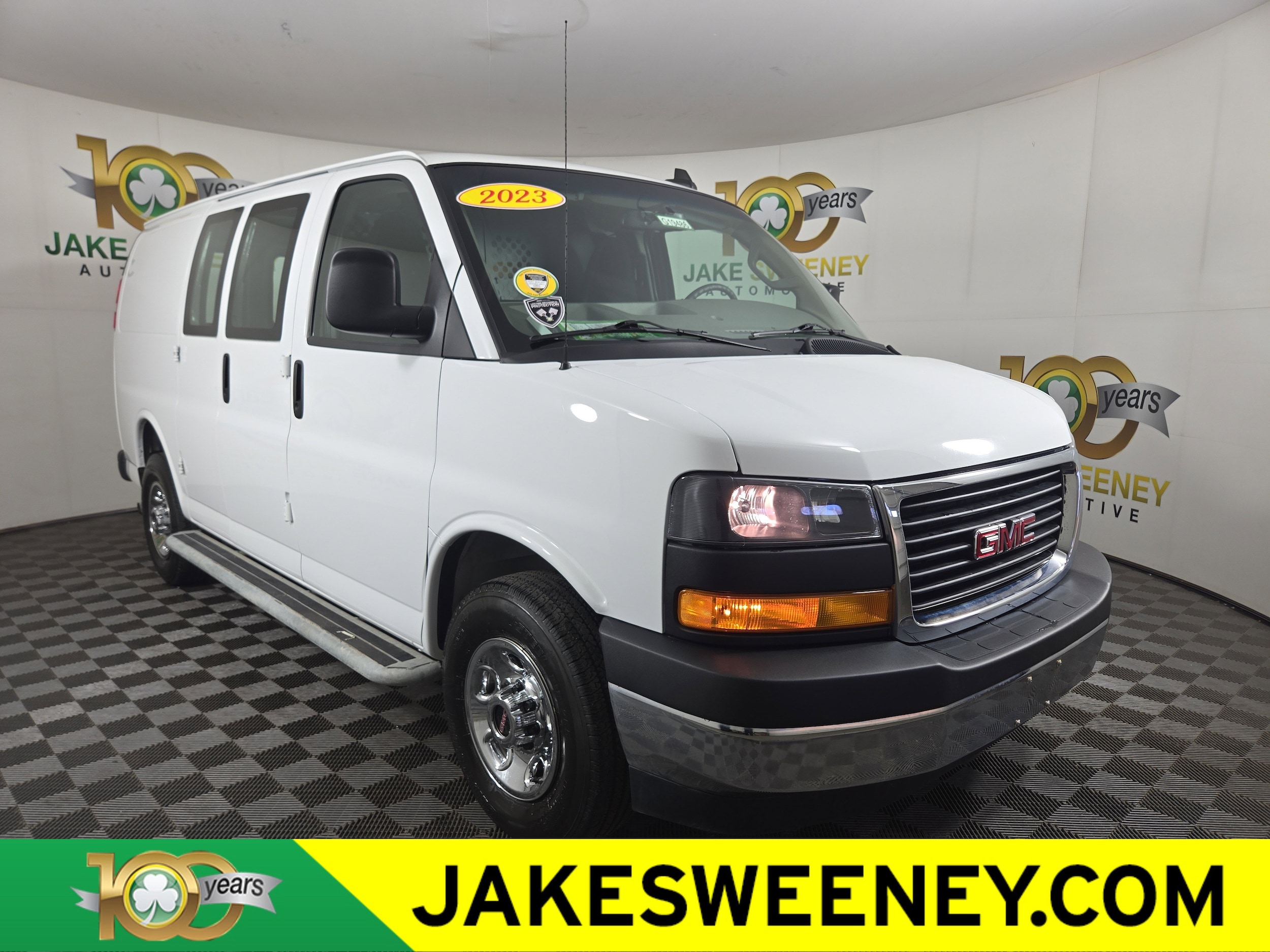 2023 GMC Savana Cargo 1WT's photo