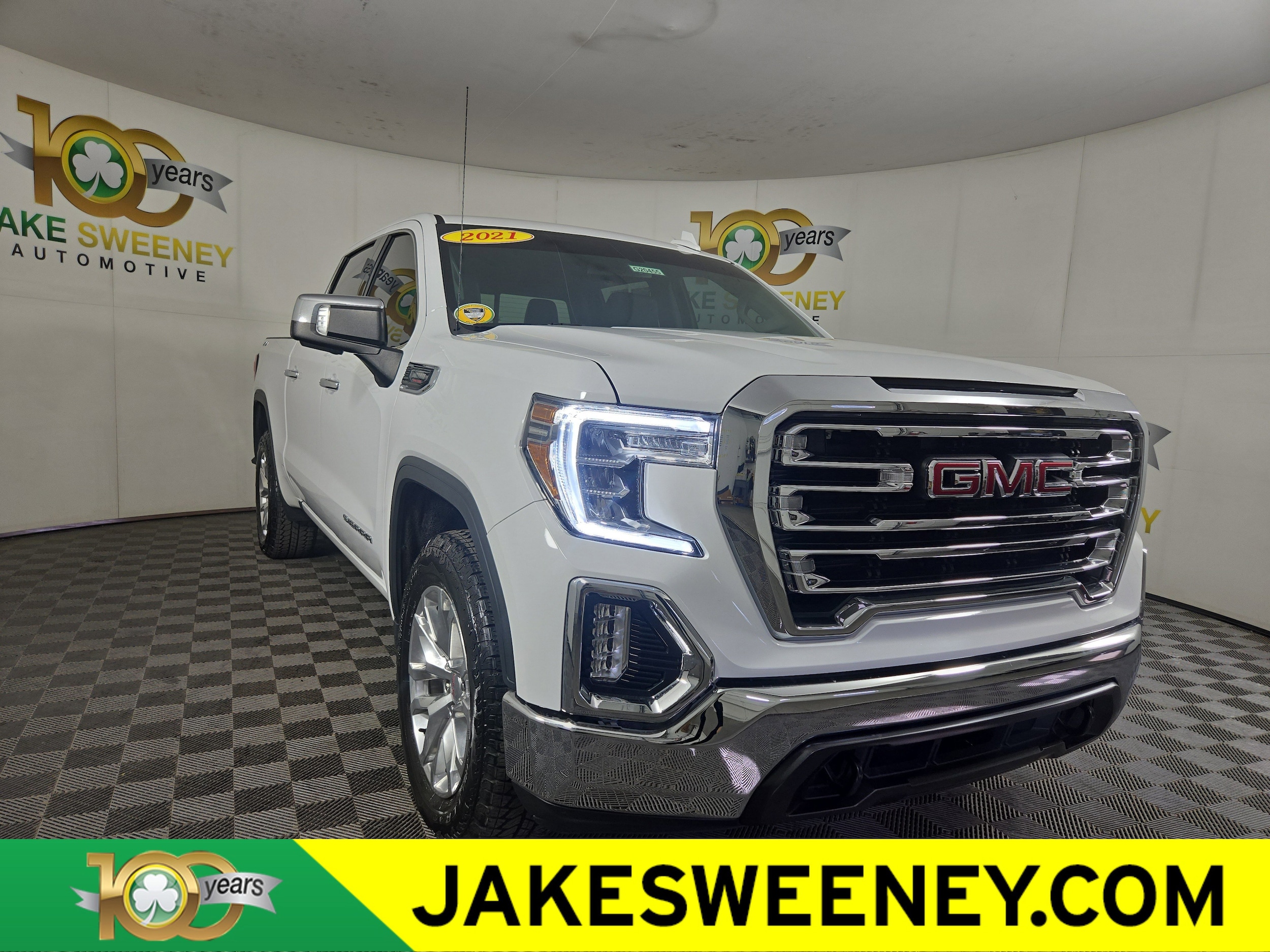 2021 GMC Sierra 4WD Crew Cab Short Box SLT's photo