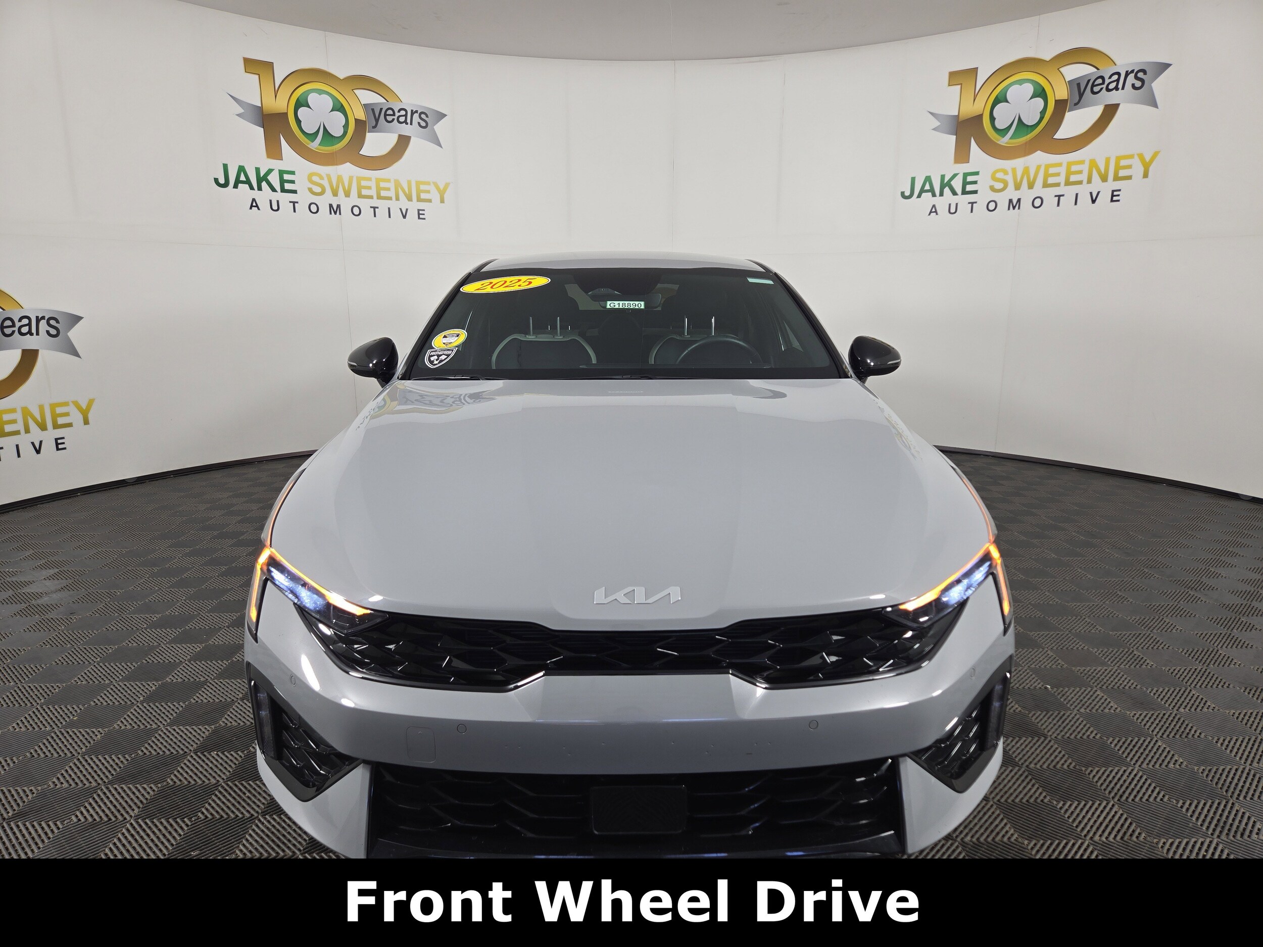 2025 Kia K5 GT-Line photo 2