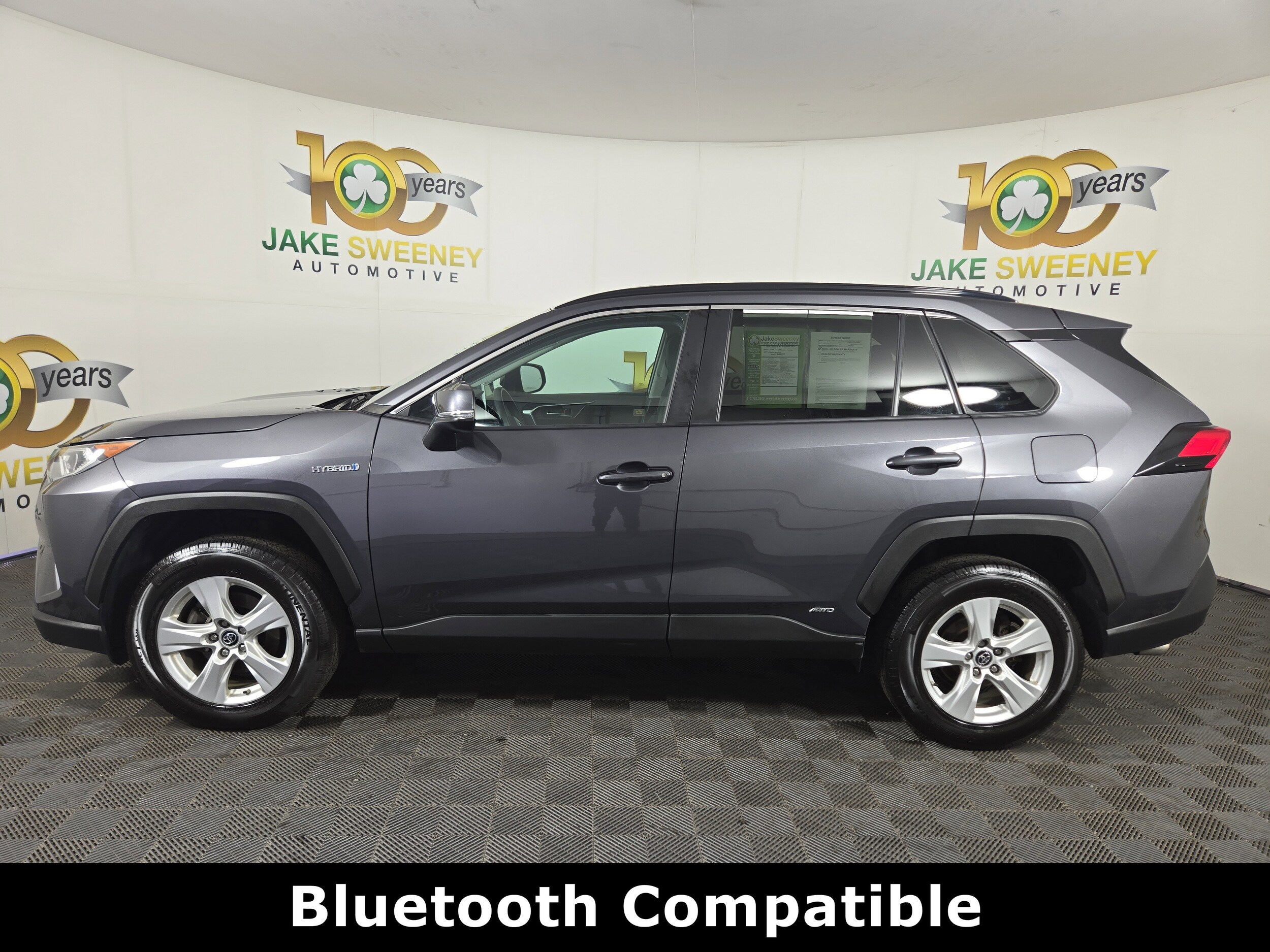 2019 Toyota RAV4 Hybrid XLE photo 4