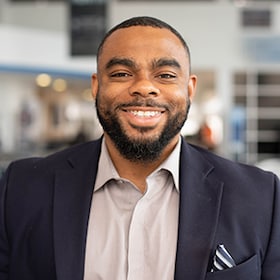 Staff member Dante Hendley from ID_befed467a320