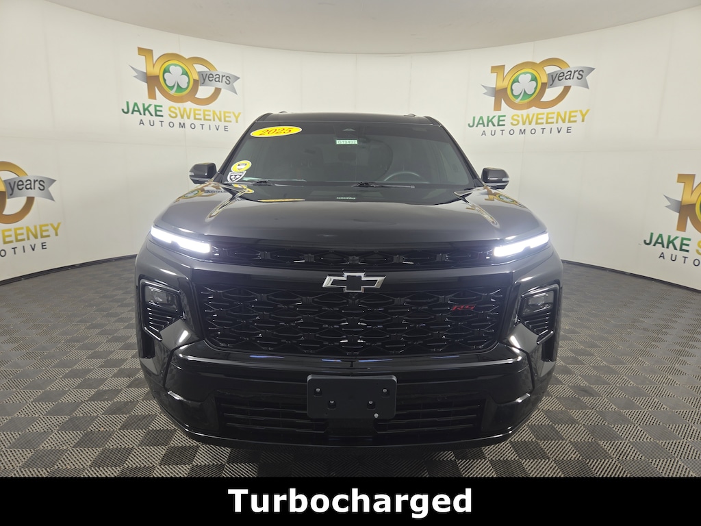 Used 2025 Chevrolet Traverse RS SUV