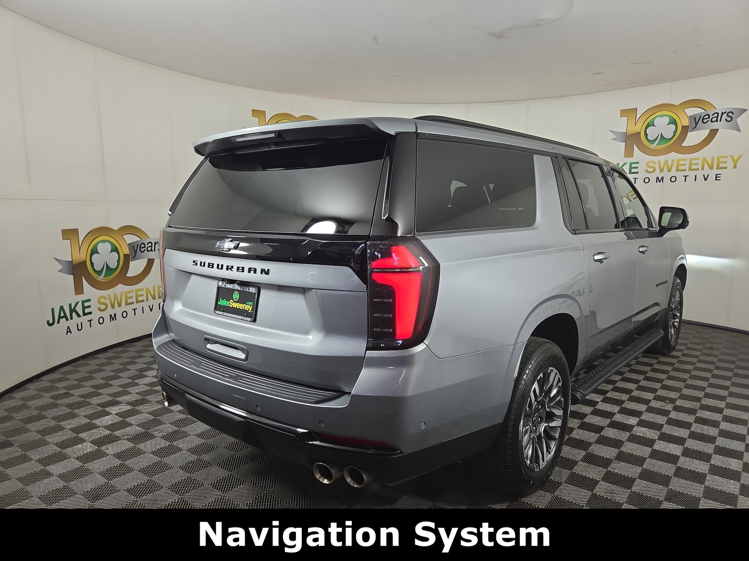 2025 Chevrolet Suburban Z71 - Photo 9