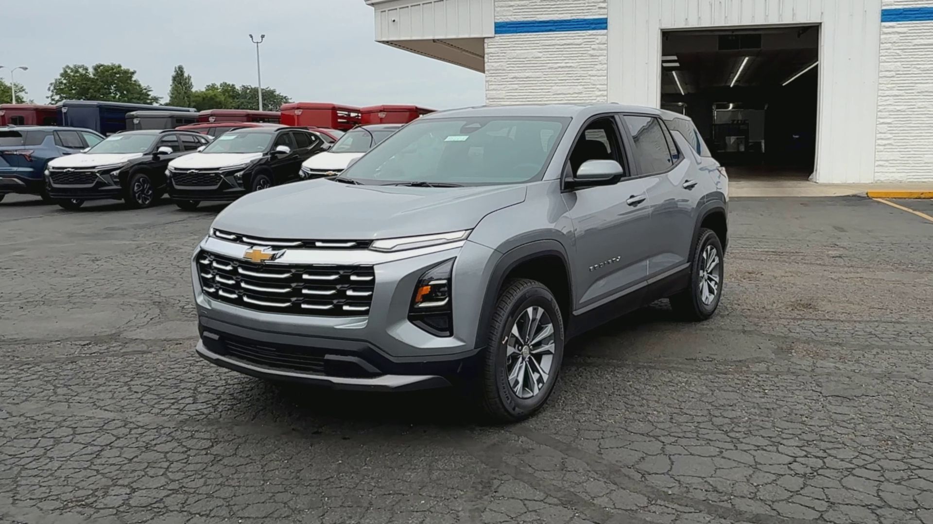 2026 Chevrolet Equinox LT photo 4