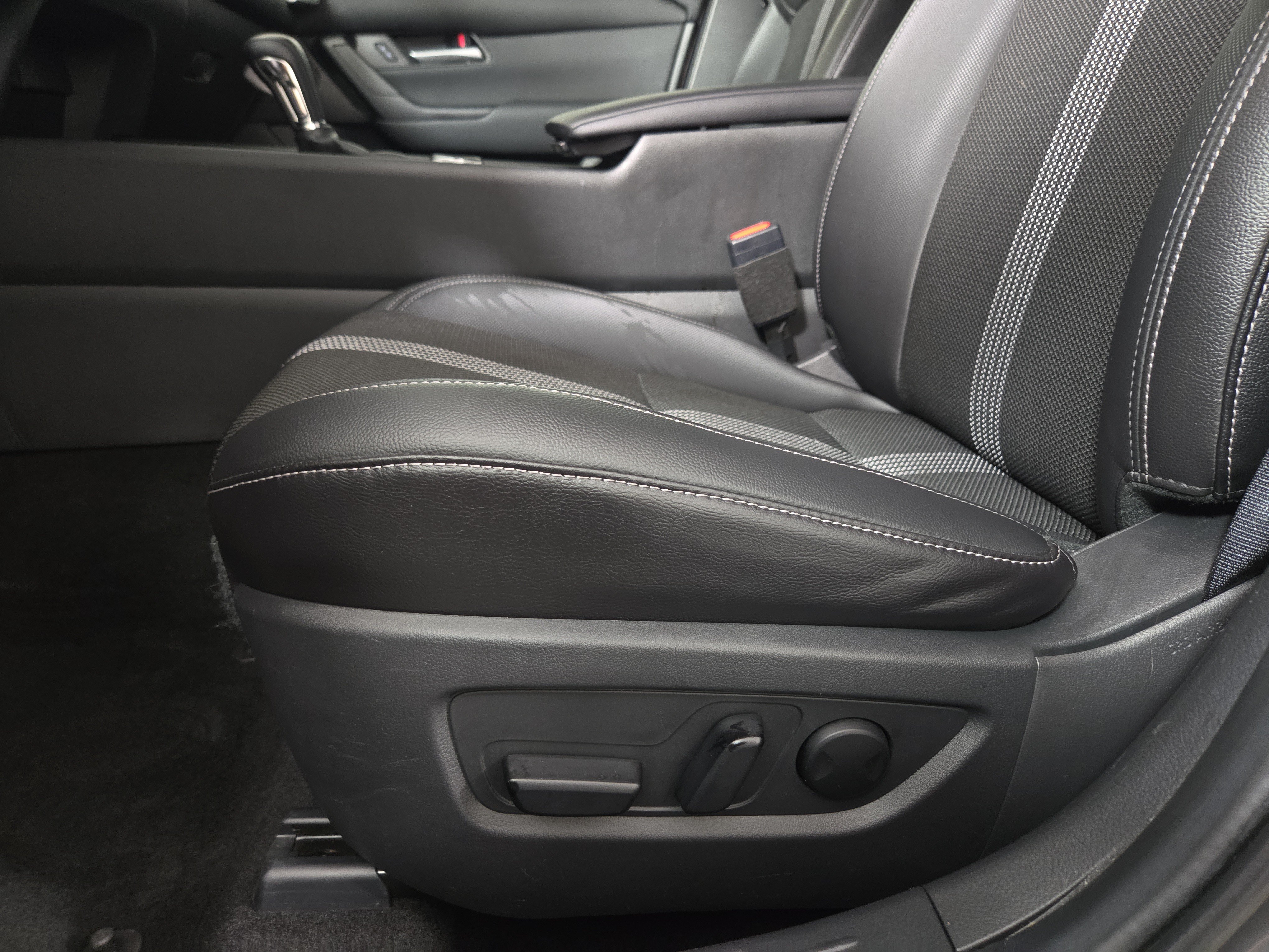2025 Mazda CX-50 Premium - Photo 30