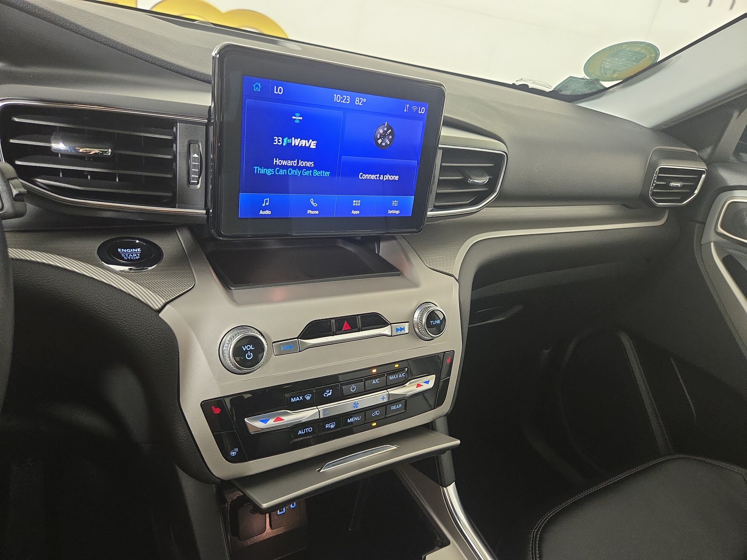 2024 Ford Explorer XLT - Photo 23