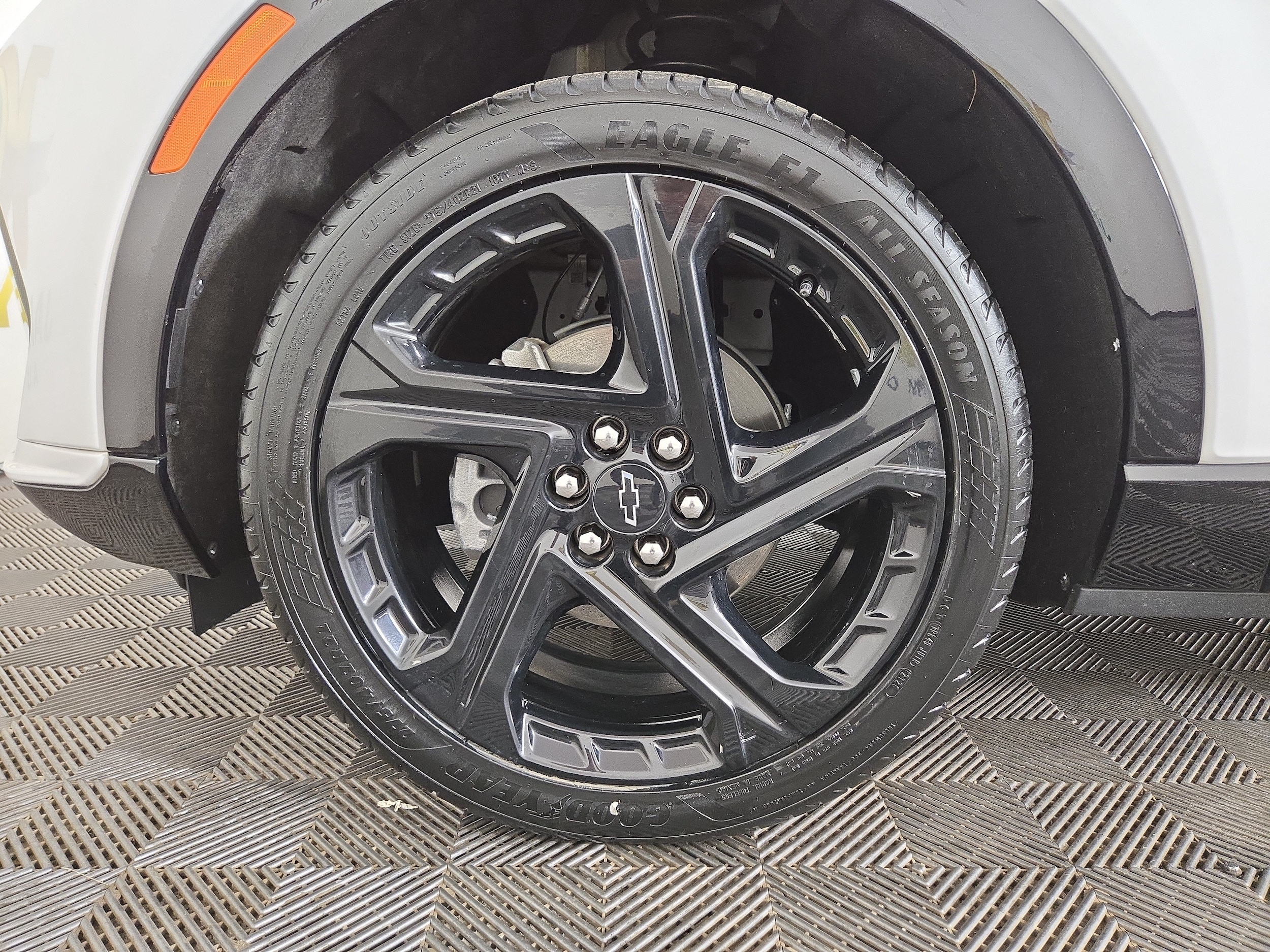 2024 Chevrolet Equinox EV RS - Photo 32