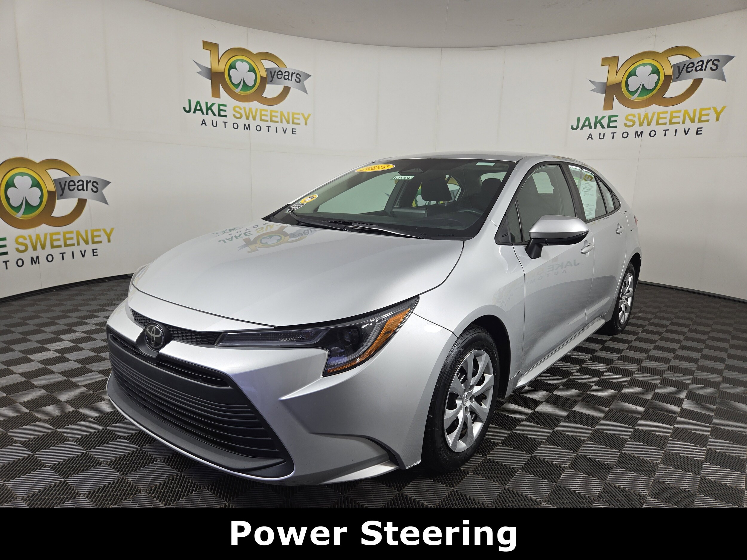 2023 Toyota Corolla LE photo 3
