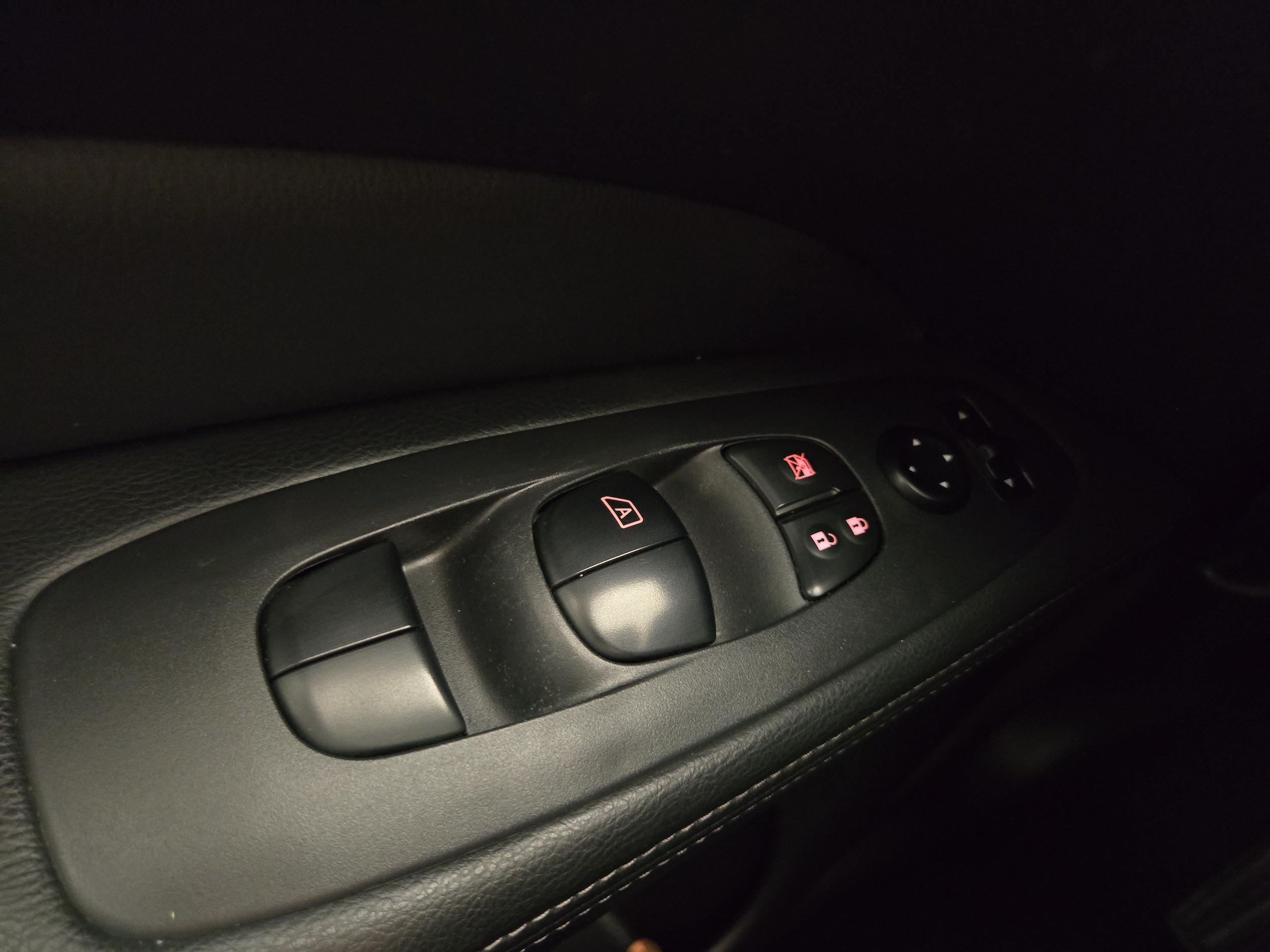 2020 Nissan Pathfinder S - Photo 25
