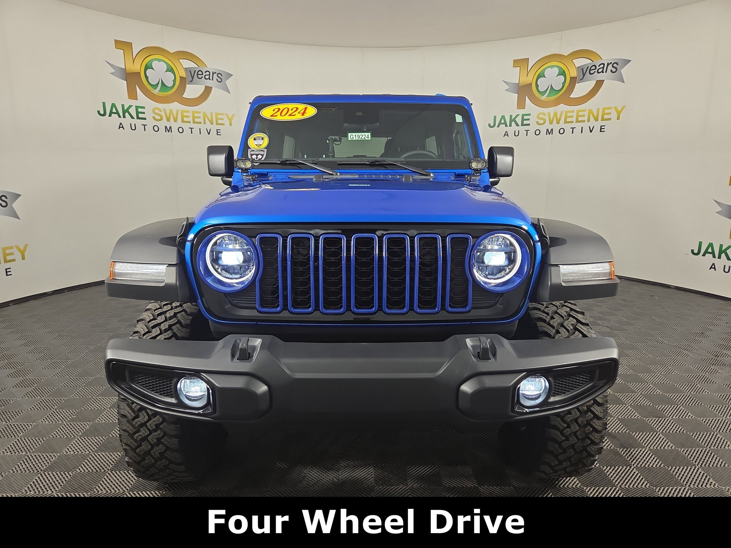 2024 Jeep Wrangler Willys photo 2