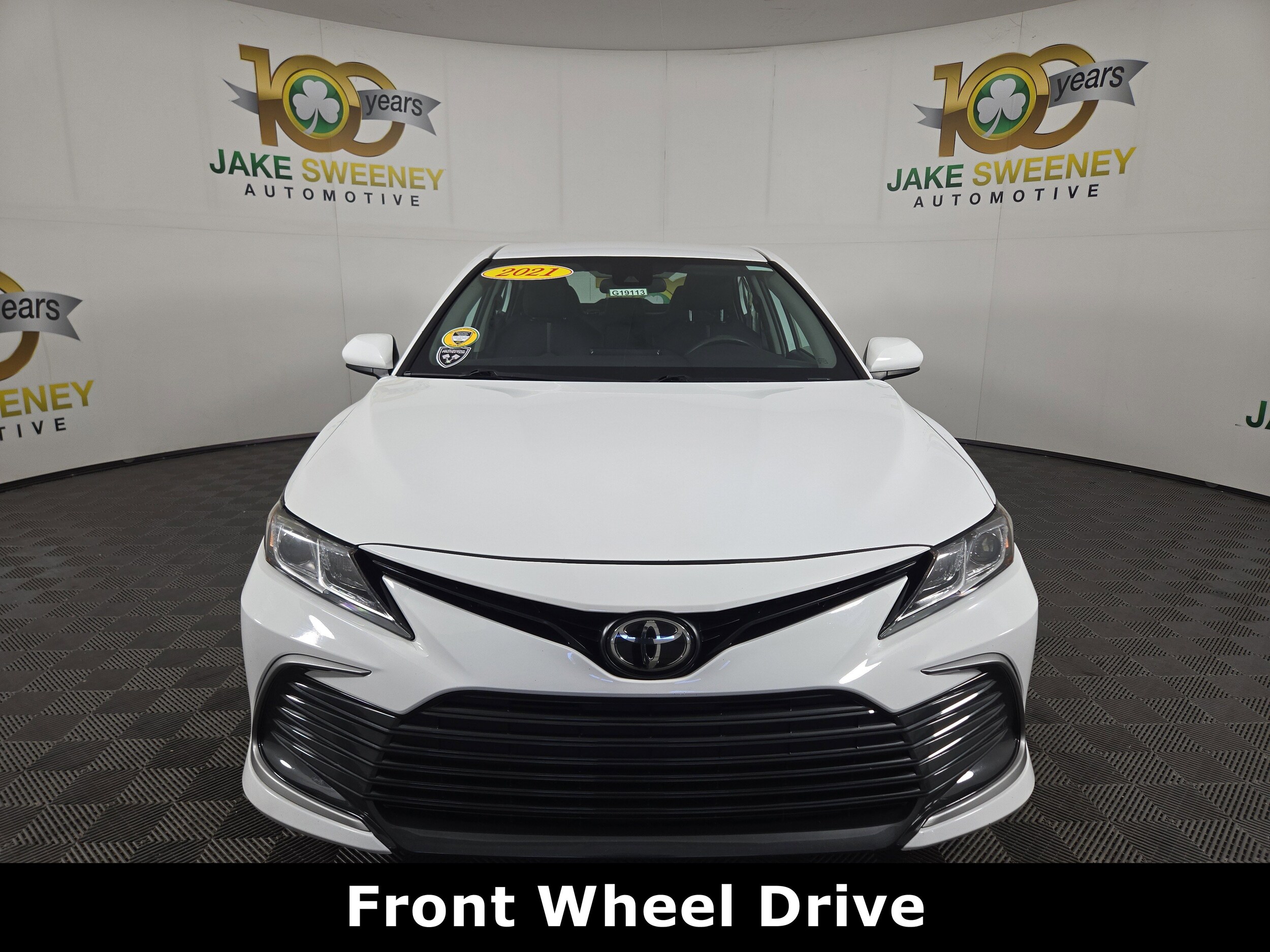 2021 Toyota Camry LE photo 2