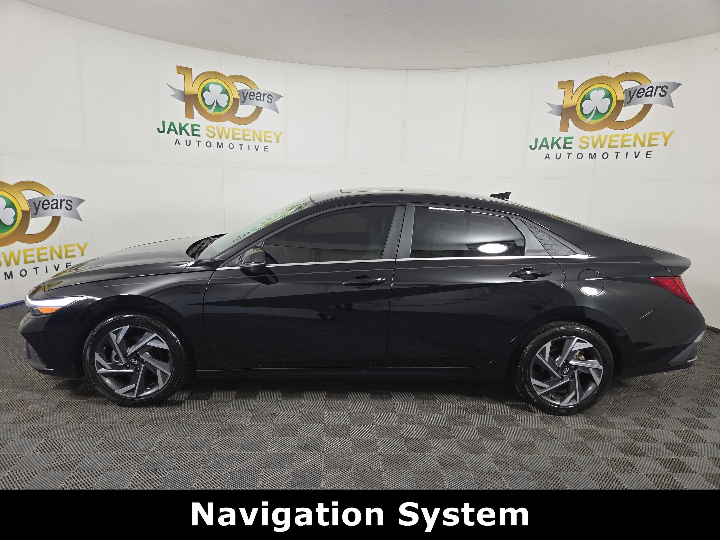 2024 Hyundai Elantra Limited photo 4