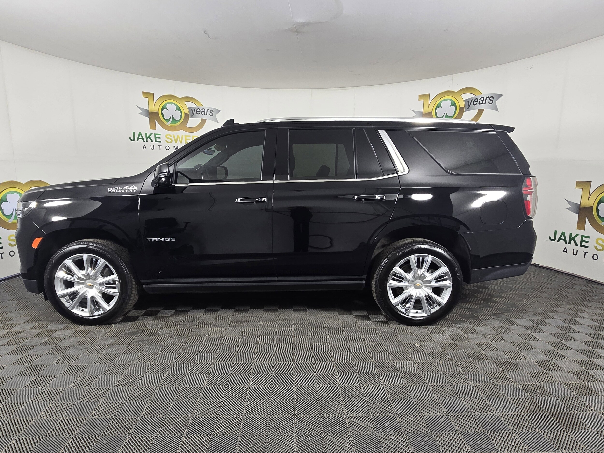 2024 Chevrolet Tahoe High Country photo 2