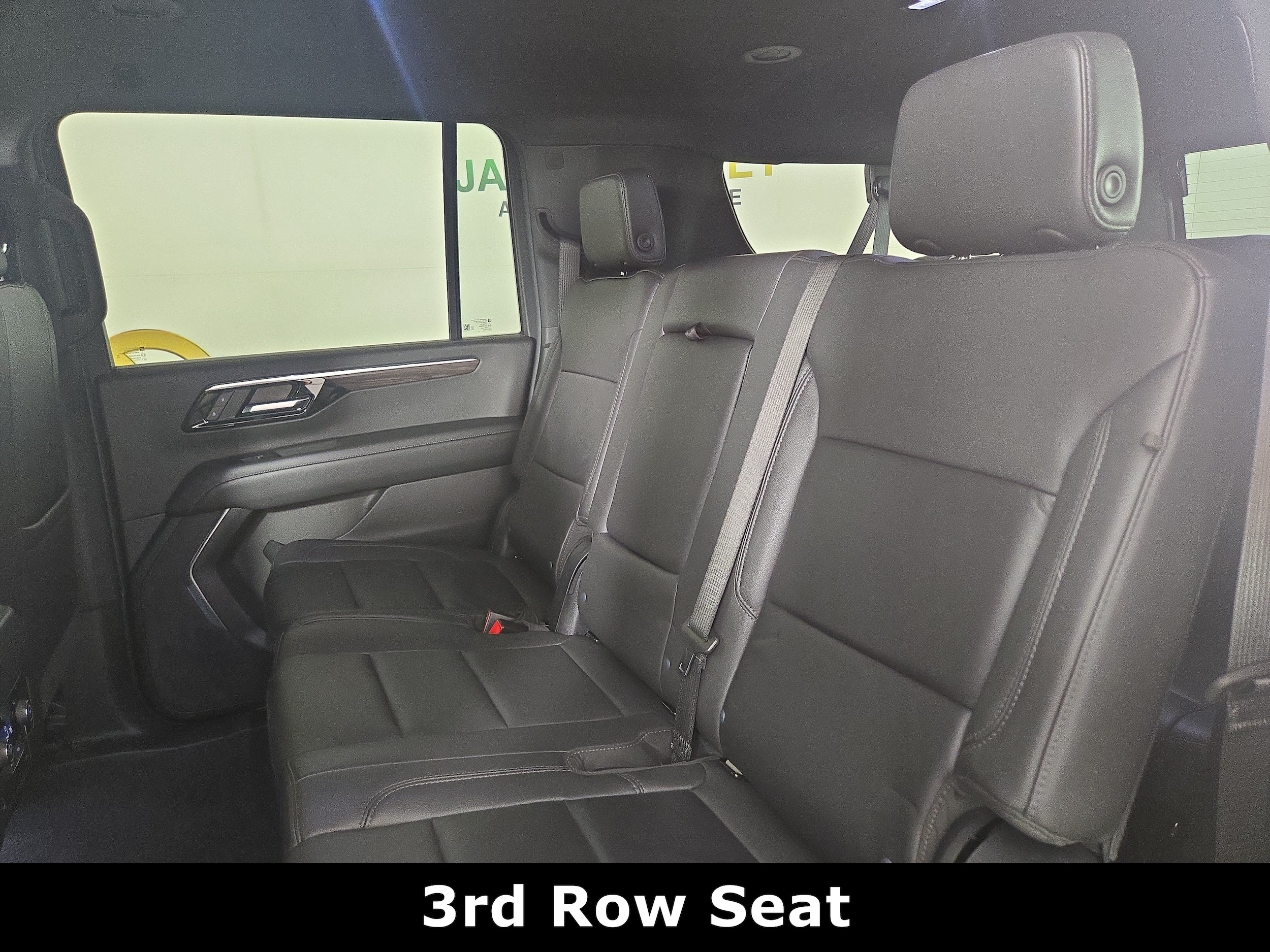 2025 Chevrolet Suburban Z71 - Photo 12