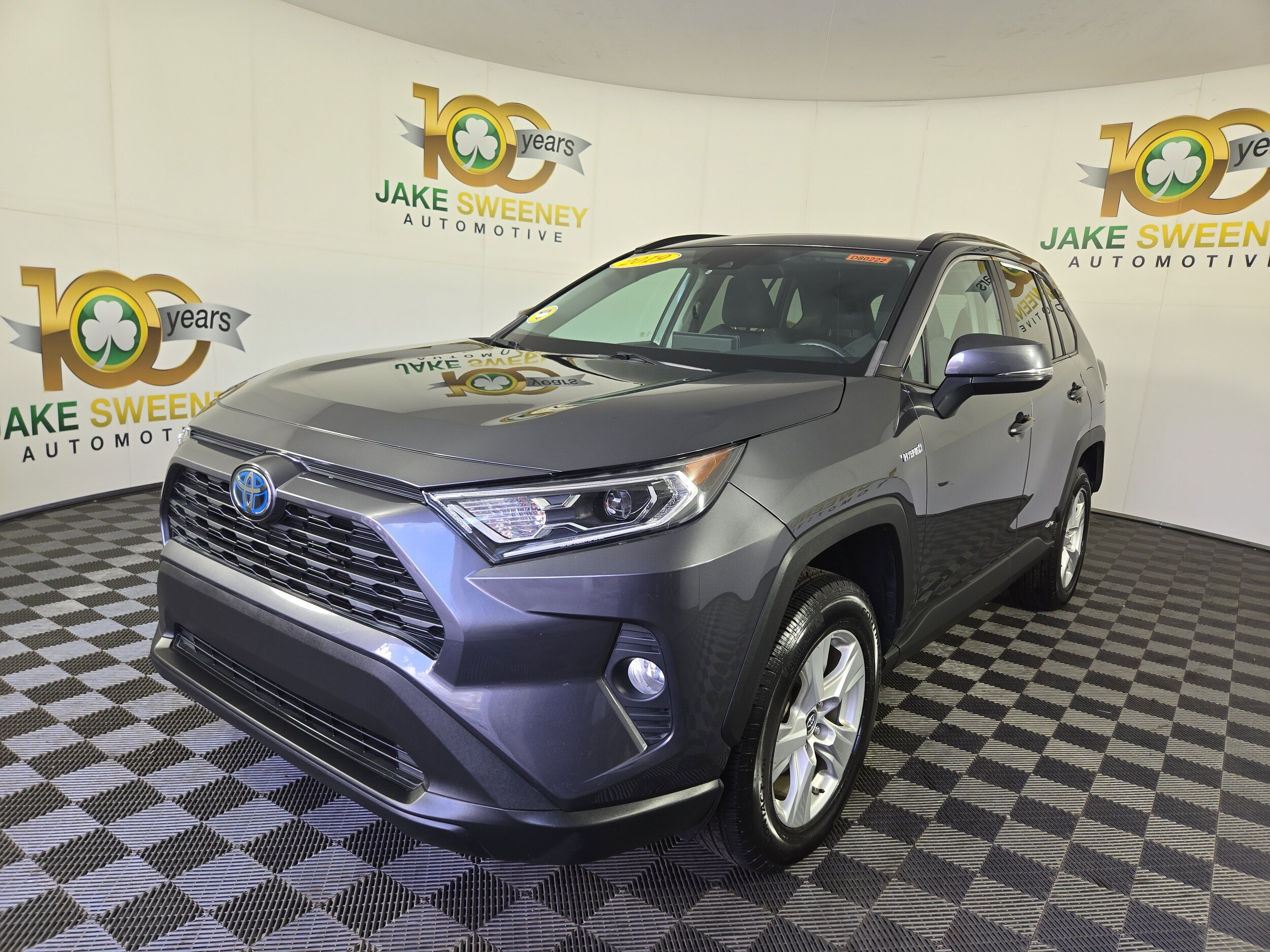 2019 Toyota RAV4 Hybrid XLE photo 3
