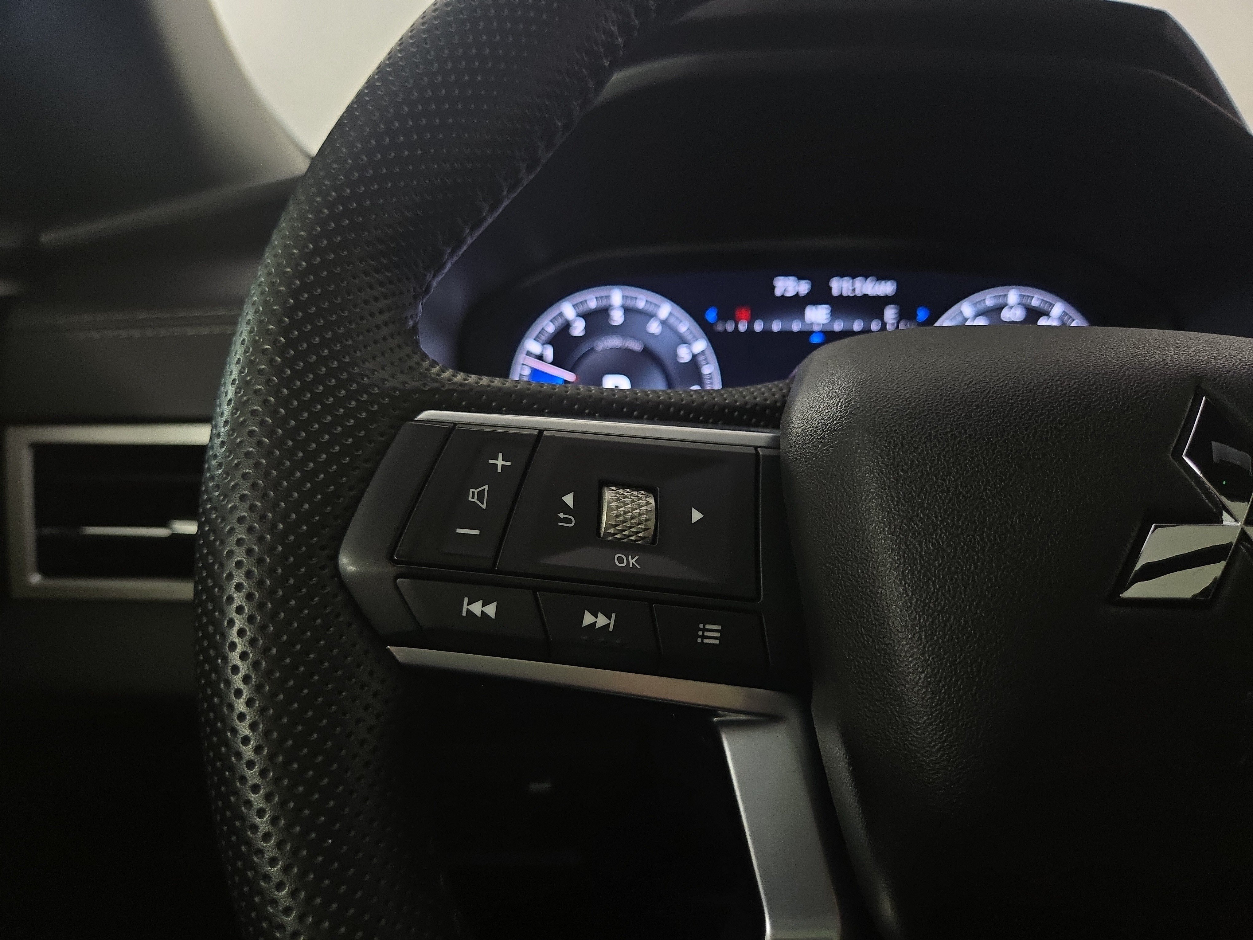 2024 Mitsubishi Outlander SEL Black Edition - Photo 16