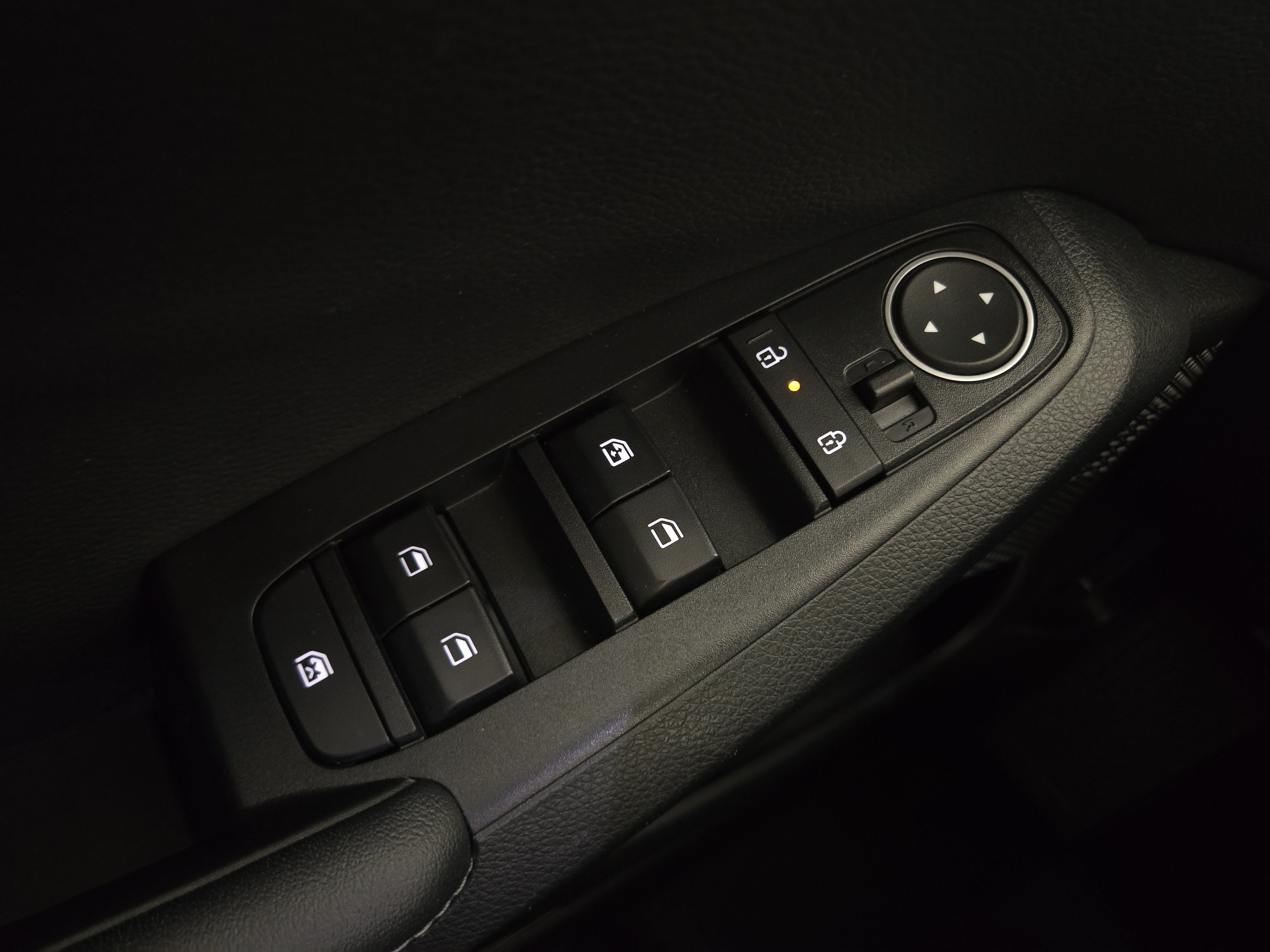 2025 Kia Seltos S - Photo 26
