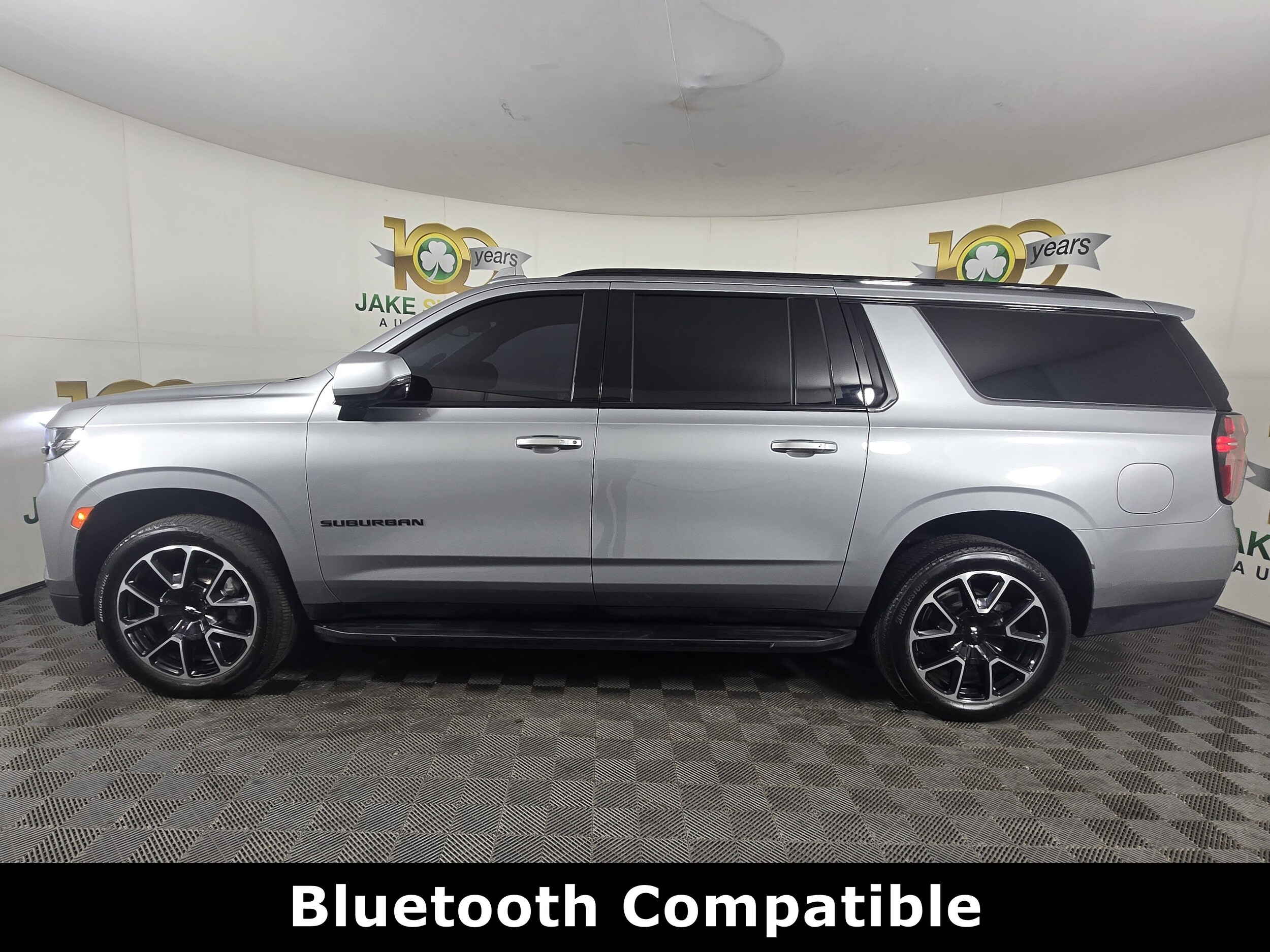 2024 Chevrolet Suburban RST photo 3