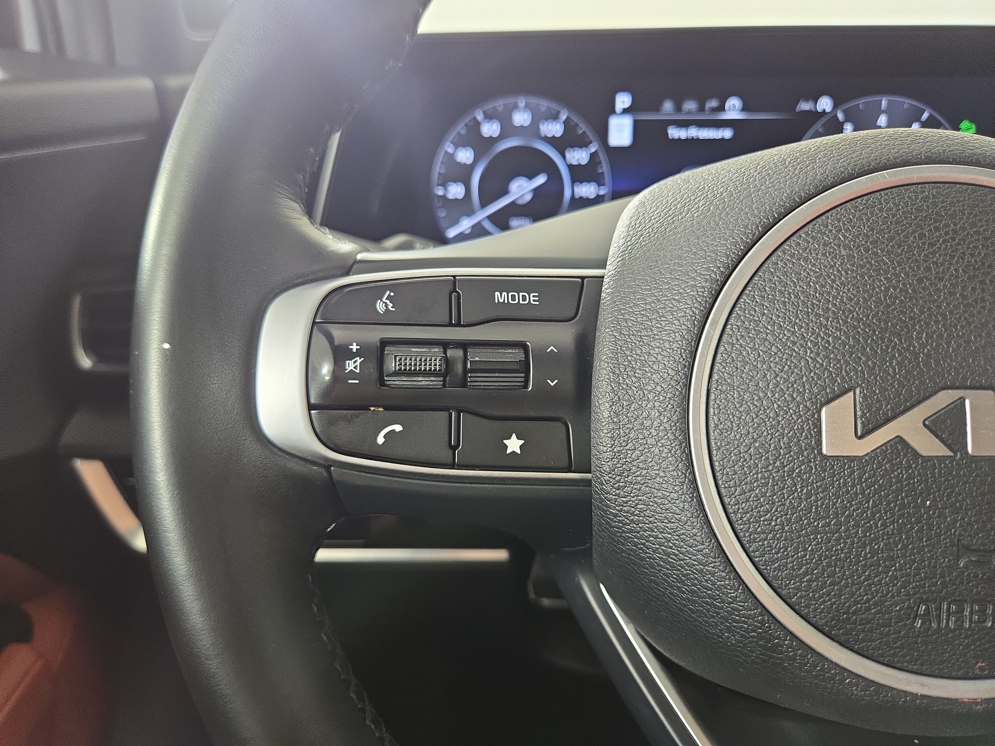 2024 Kia Sportage SX - Photo 15