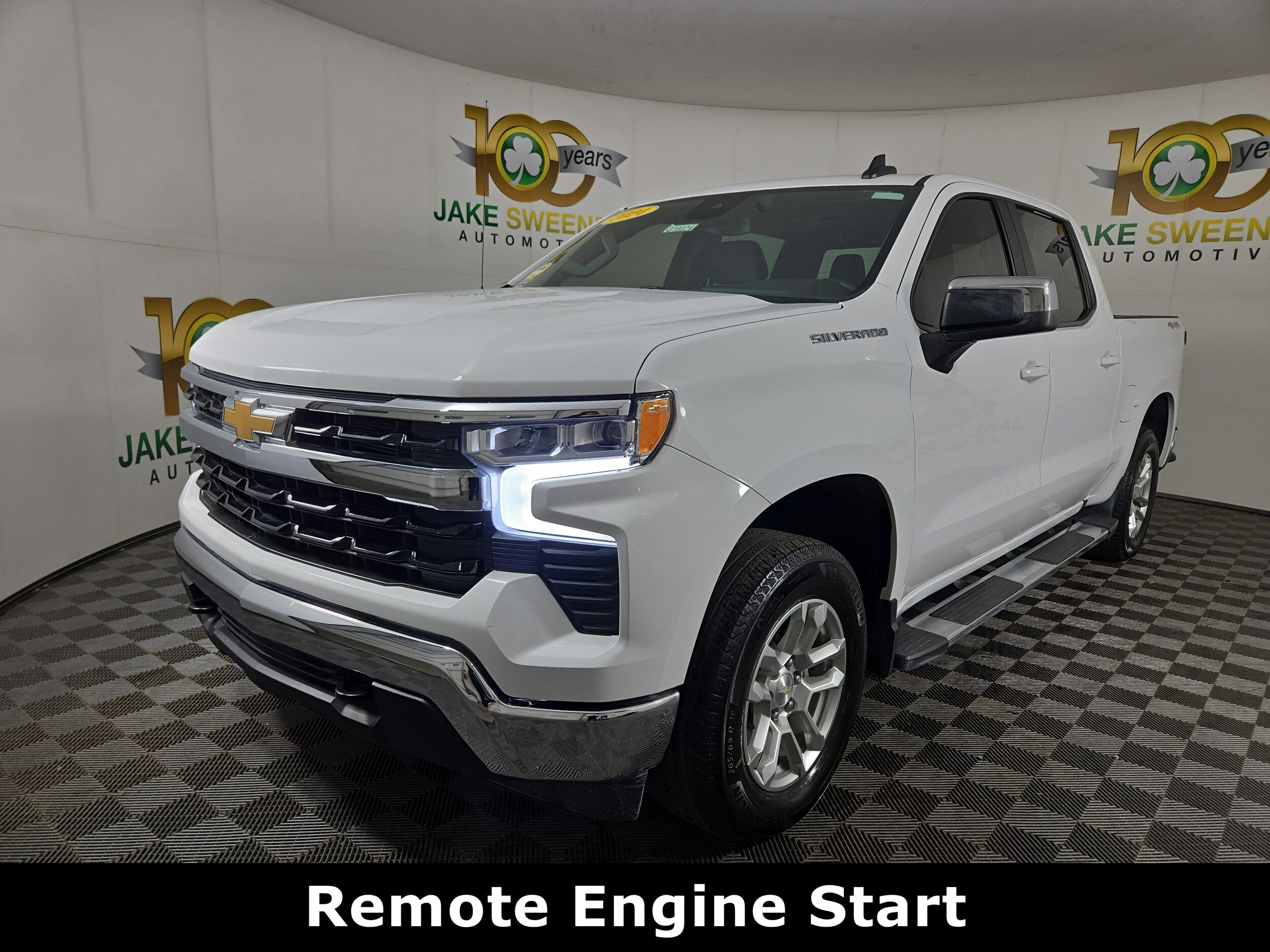 2024 Chevrolet Silverado 1500 LT photo 3