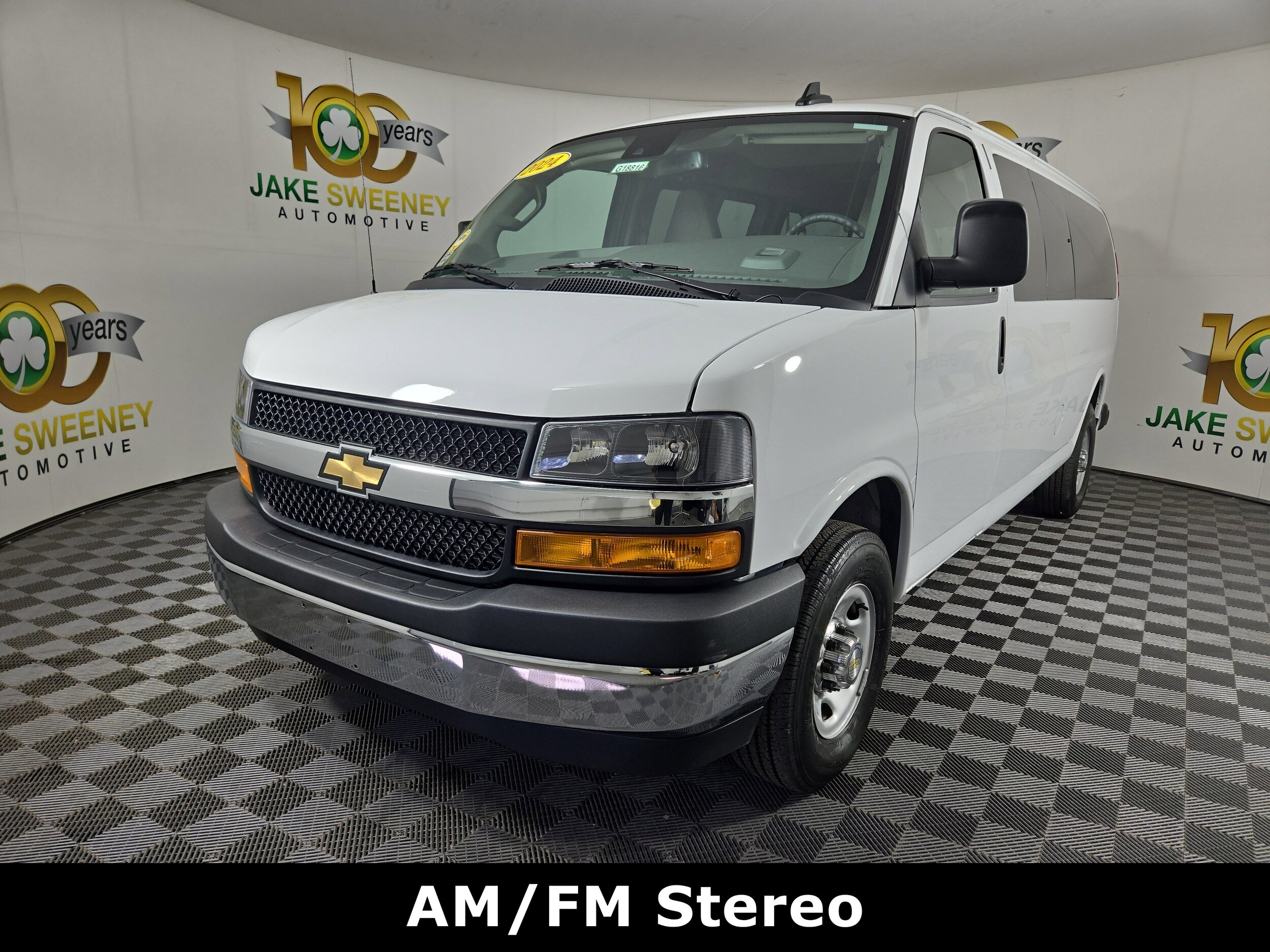 2024 Chevrolet Express 3500 Passenger Van photo 3