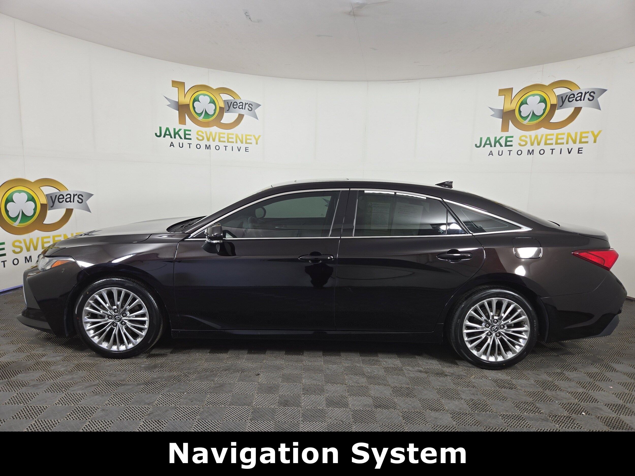 2019 Toyota Avalon Limited photo 3