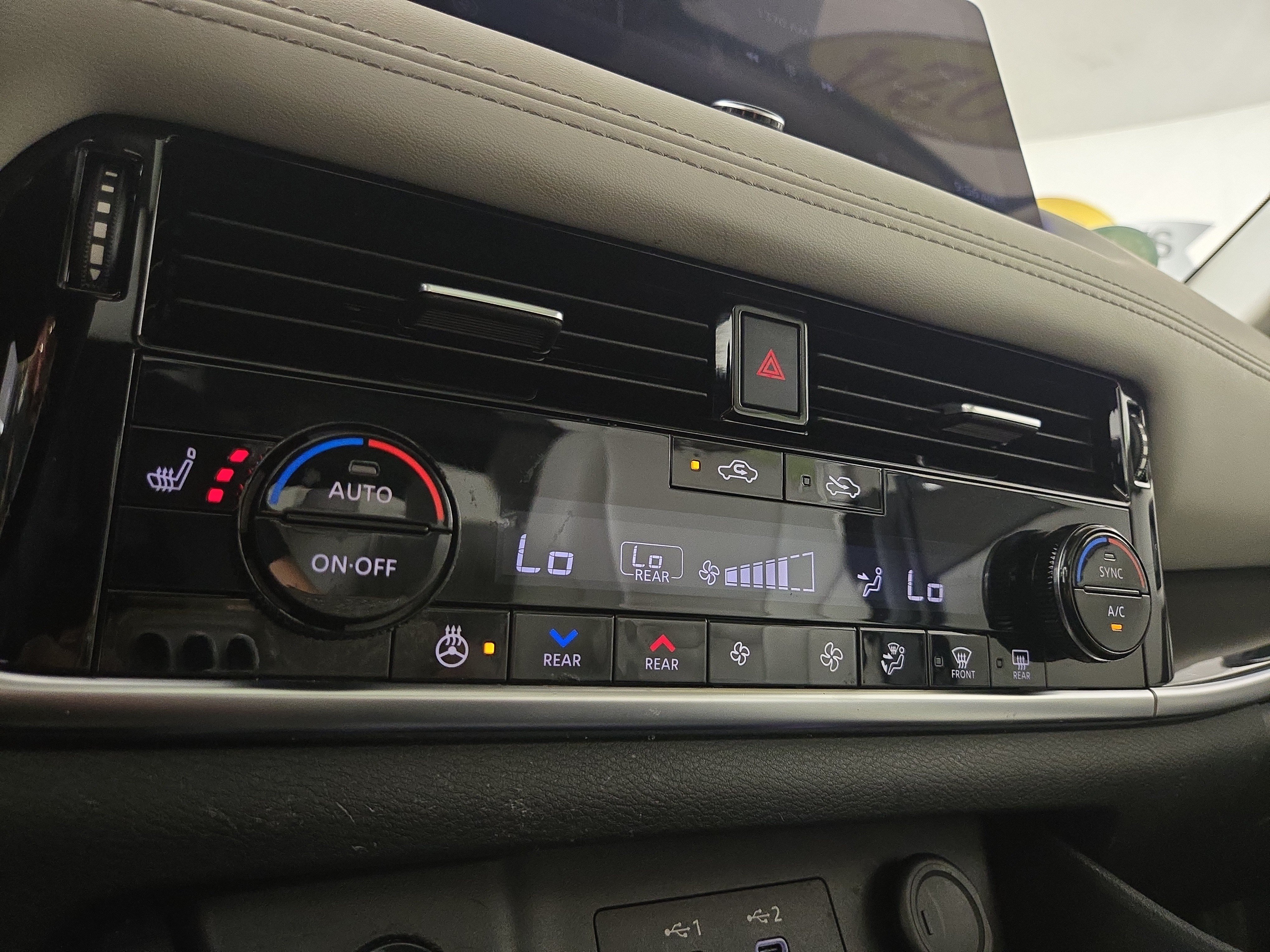 2024 Nissan Rogue SL - Photo 28