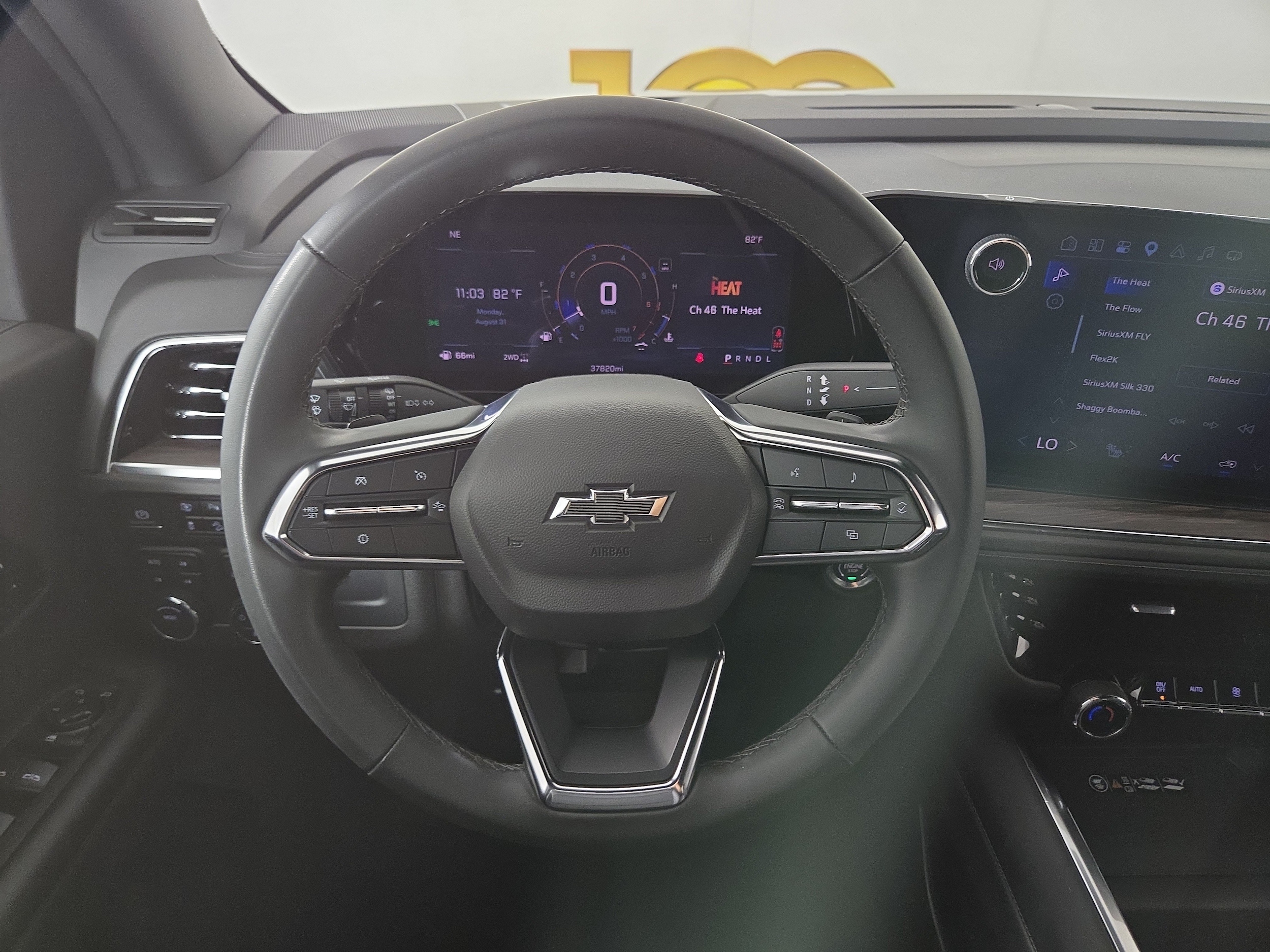 2025 Chevrolet Suburban Z71 - Photo 15