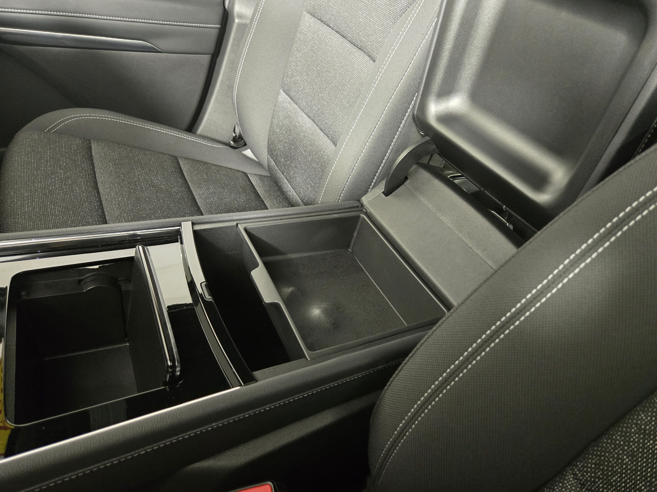 2024 Chevrolet Traverse LS - Photo 29