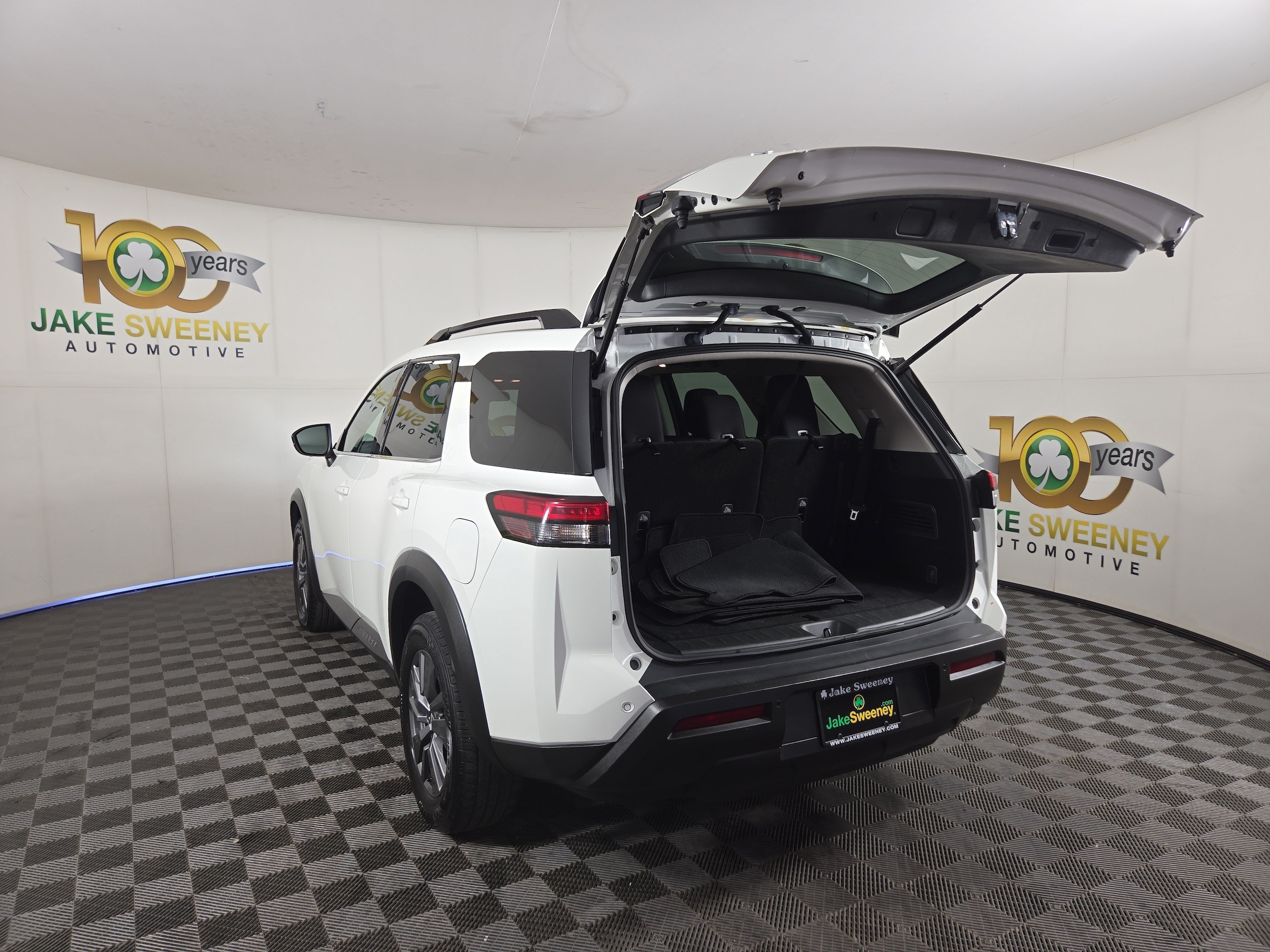 2024 Nissan Pathfinder SV - Photo 32