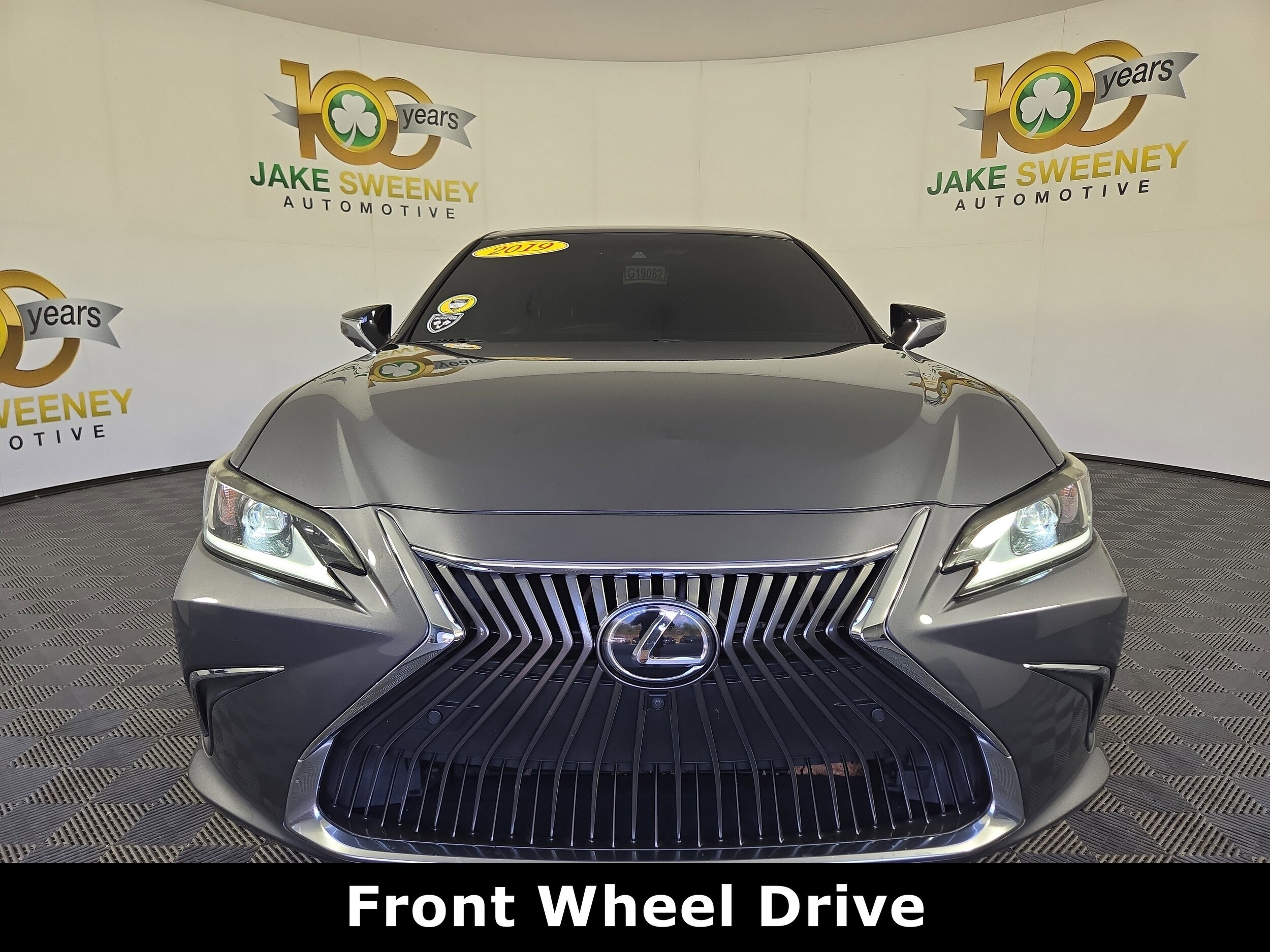 2019 Lexus ES 350 Luxury photo 2