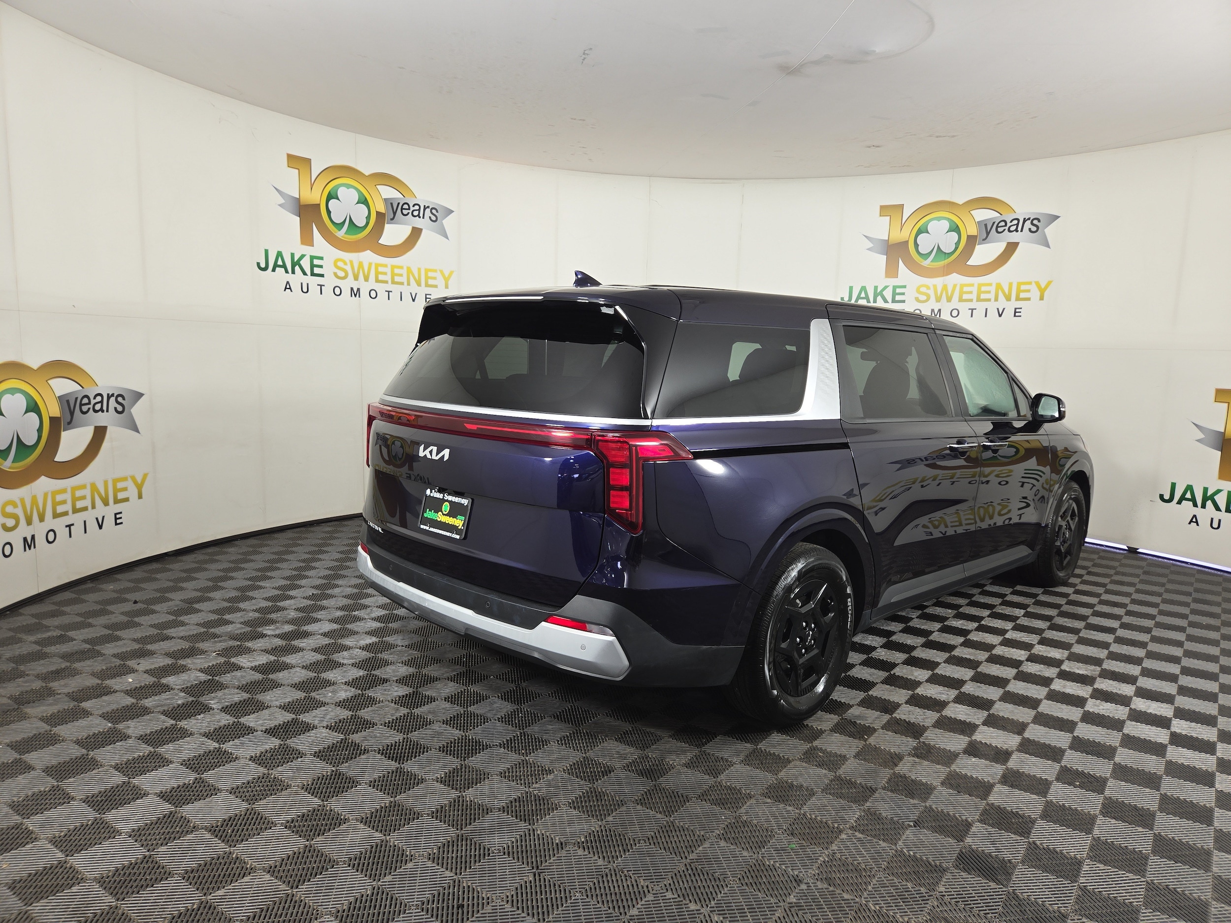 2025 Kia Carnival LXS - Photo 9