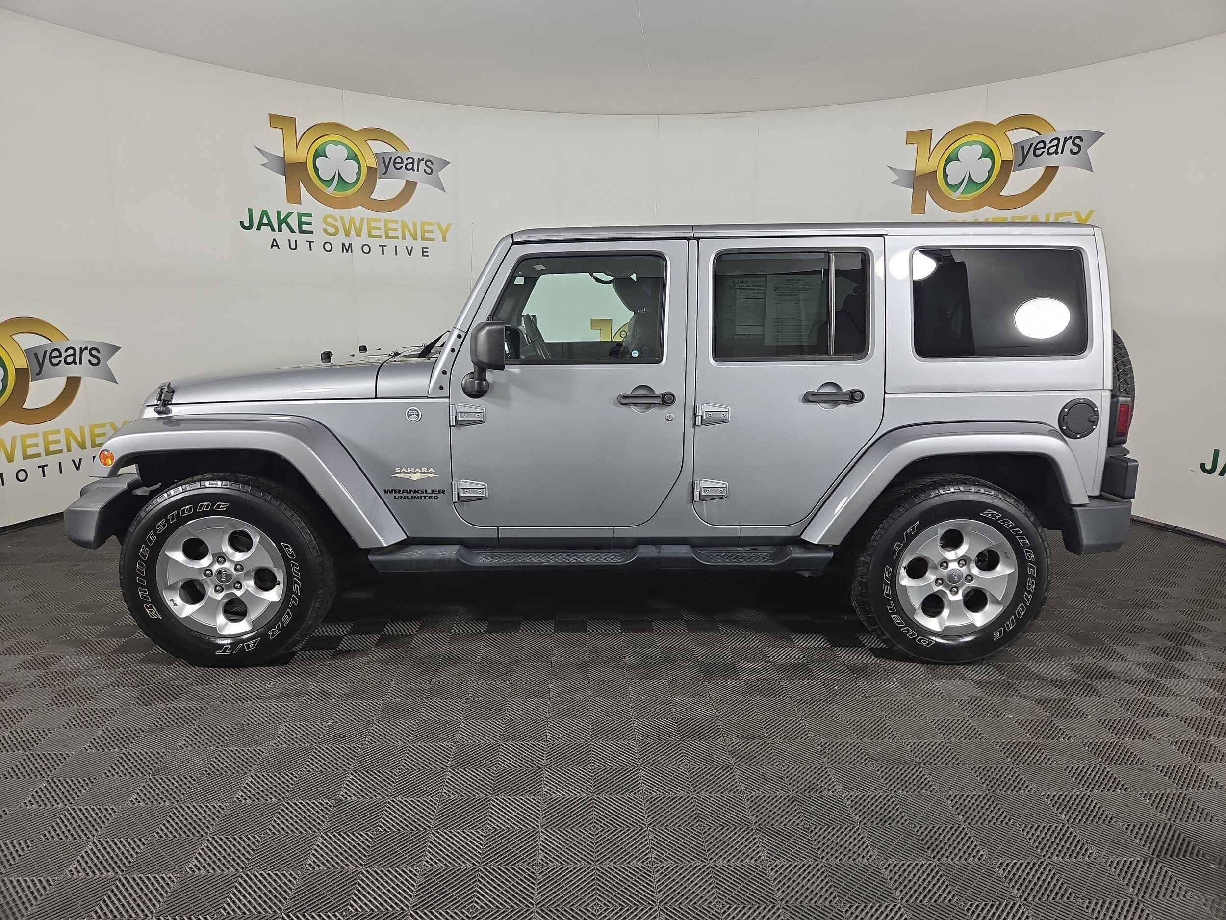 2014 Jeep Wrangler Unlimited Sahara photo 4