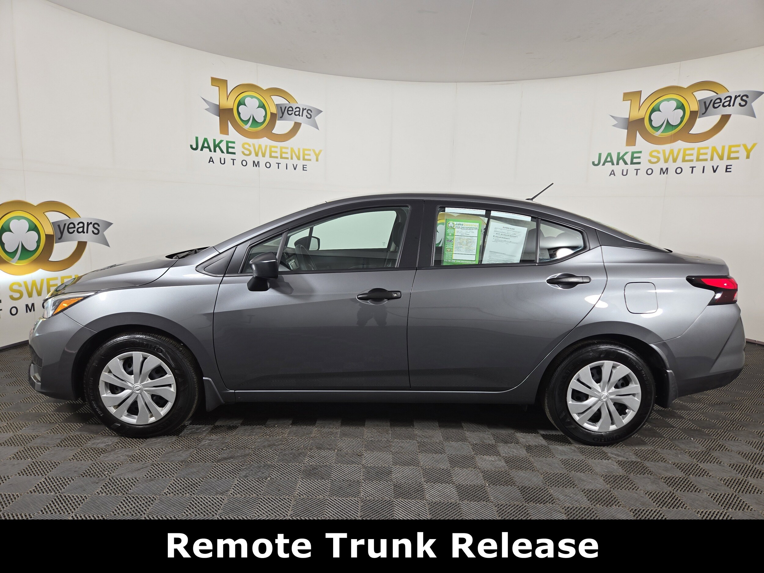 2025 Nissan Versa 1.6 S photo 3