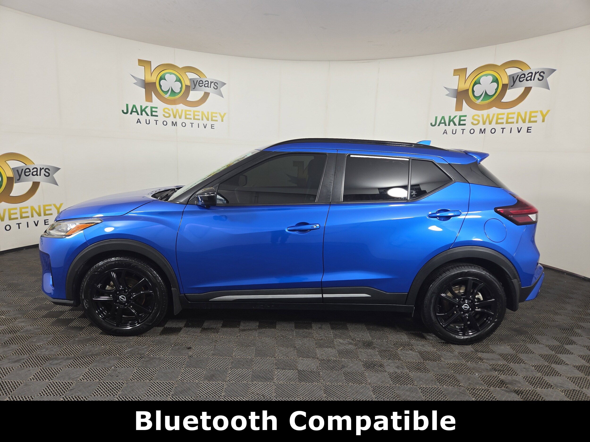 2022 Nissan Kicks SR photo 4