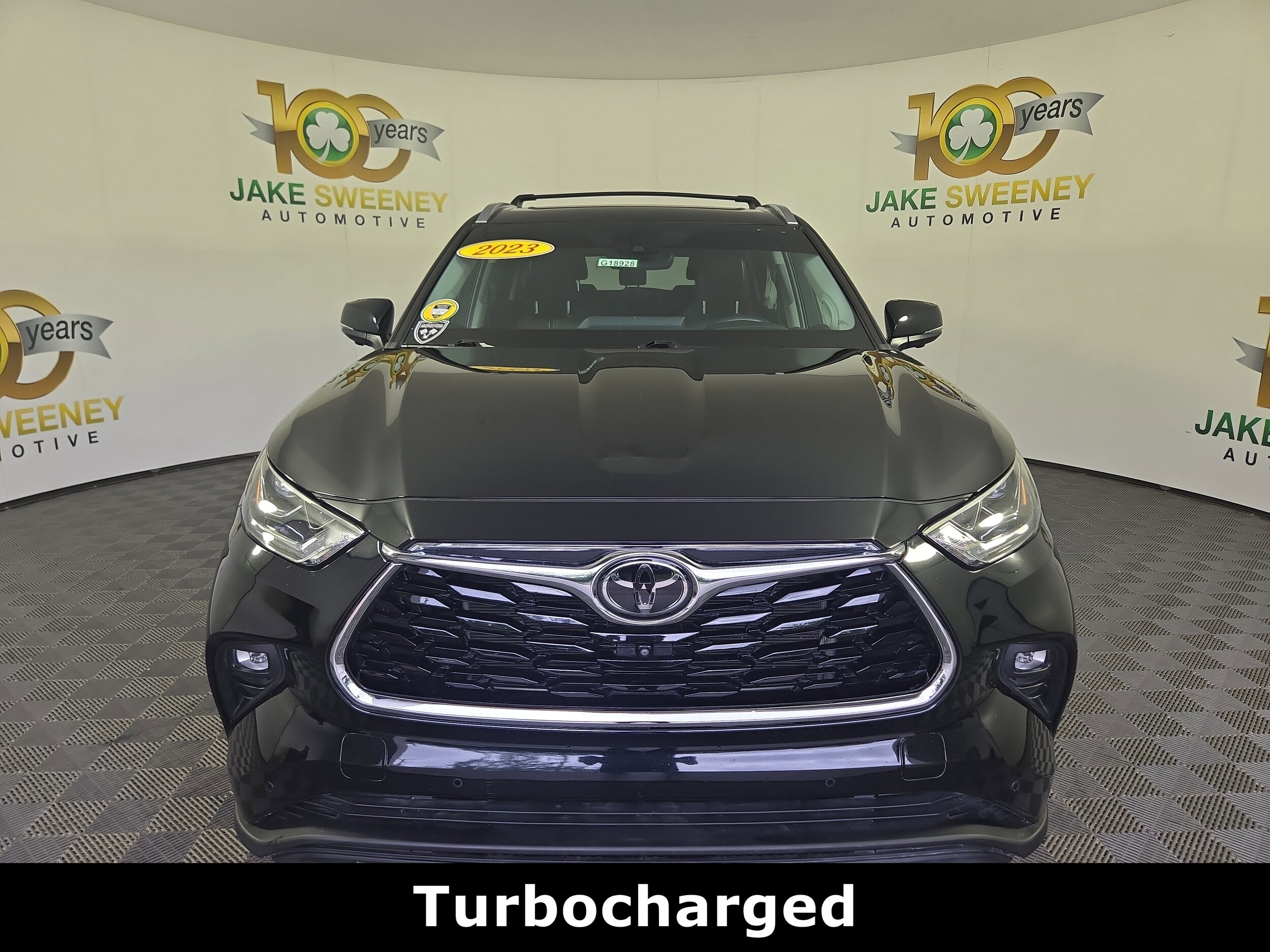 2023 Toyota Highlander Limited photo 2