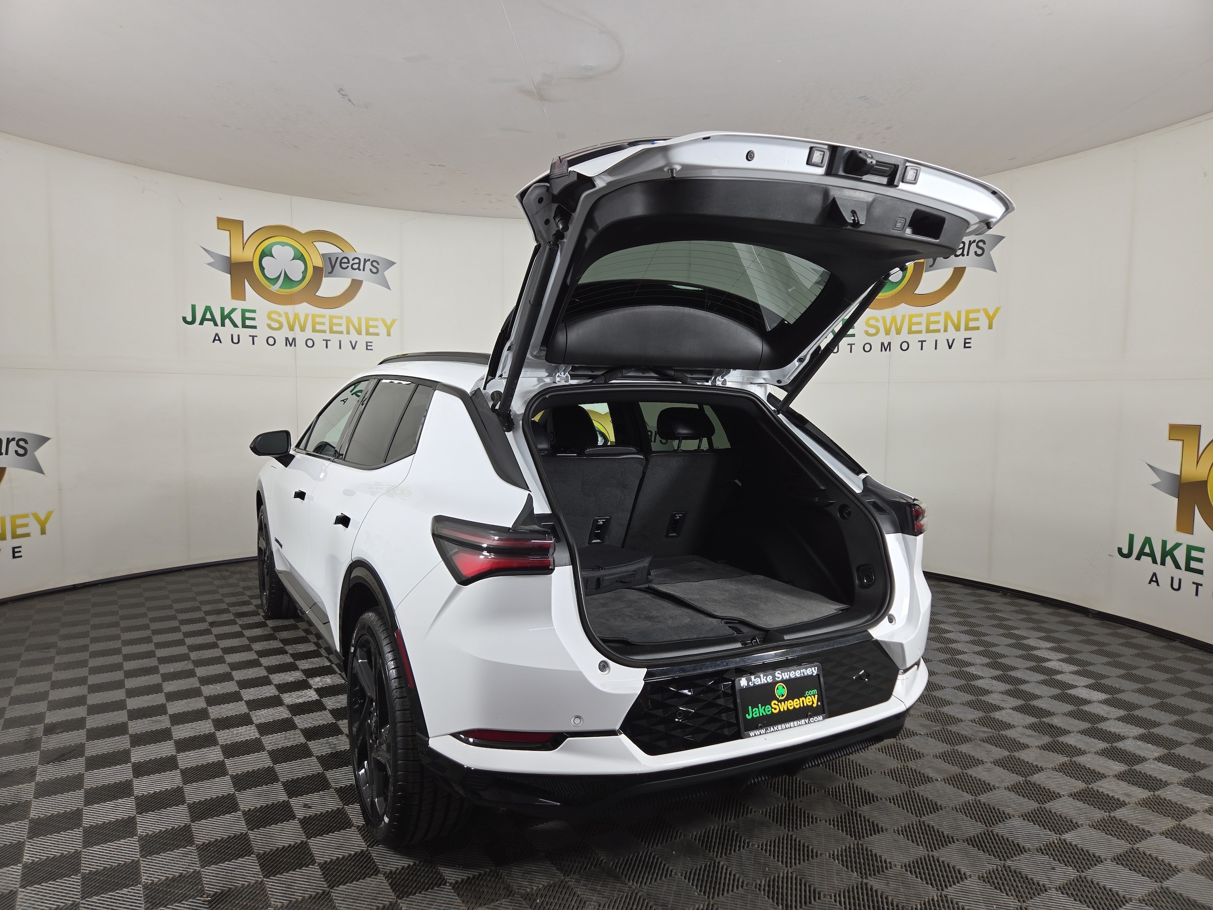2024 Chevrolet Equinox EV RS - Photo 30