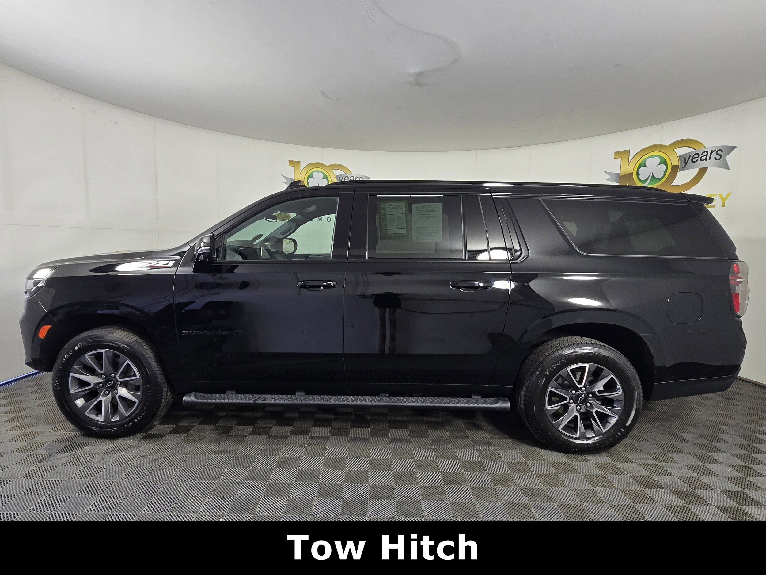 2023 Chevrolet Suburban Z71 photo 3