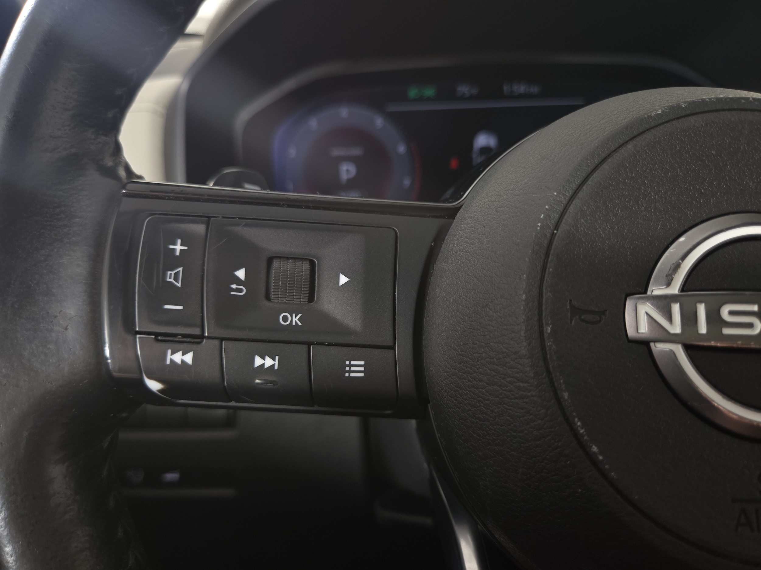 2024 Nissan Rogue SL - Photo 15