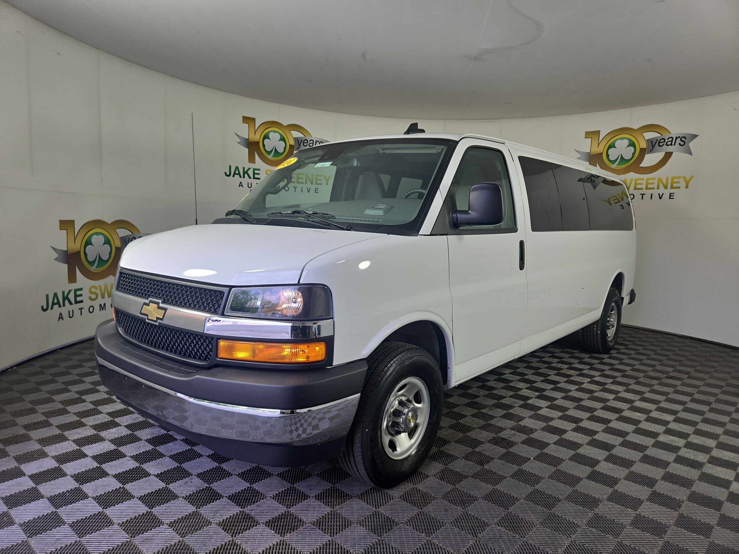 2024 Chevrolet Express 3500 Passenger Van photo 2