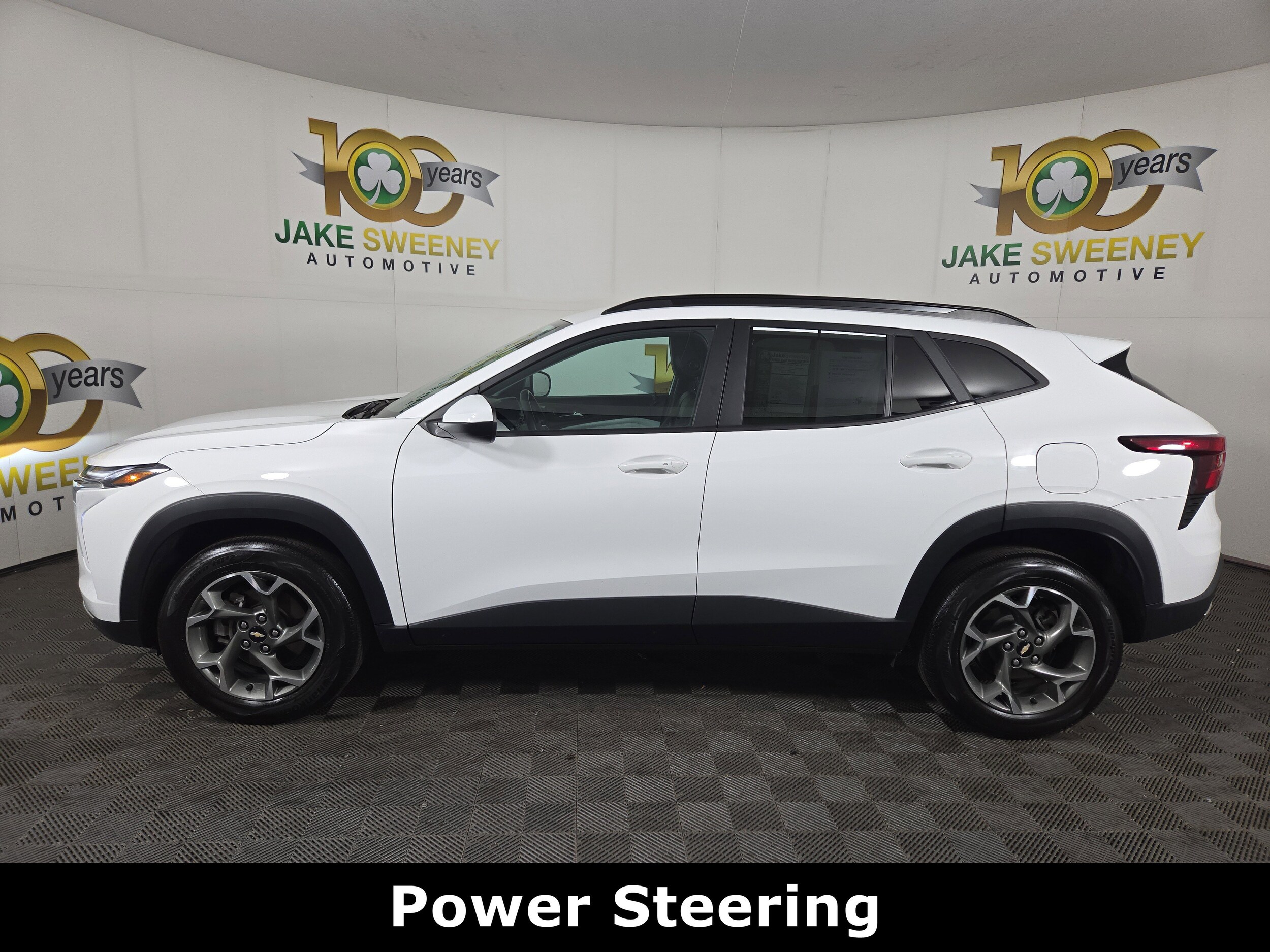 2024 Chevrolet Trax LT photo 3