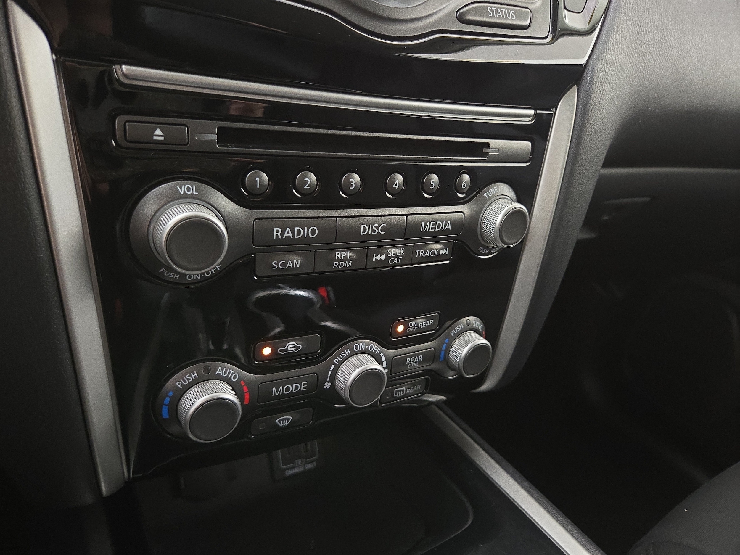 2020 Nissan Pathfinder S - Photo 26