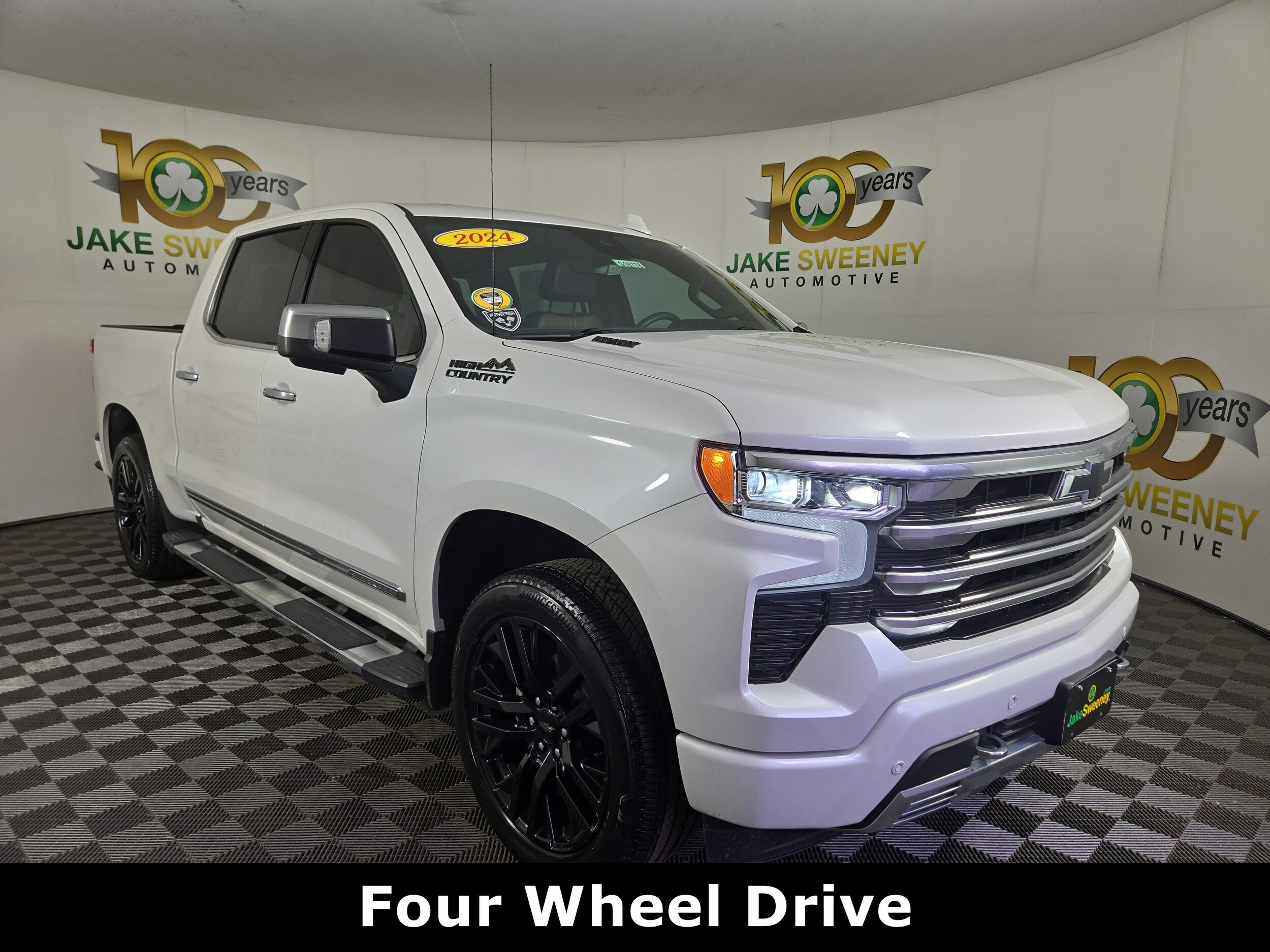 2024 Chevrolet Silverado 1500 High Country photo 2