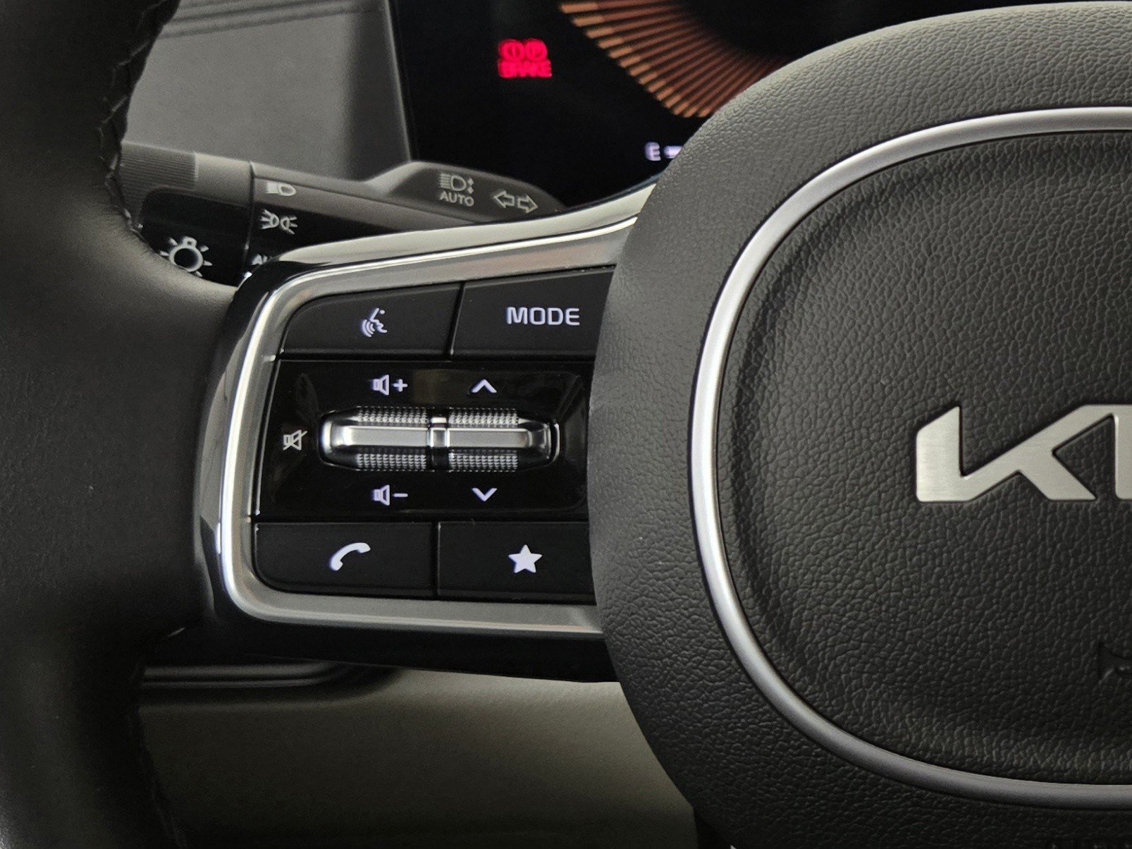 2025 Kia Carnival LXS - Photo 16