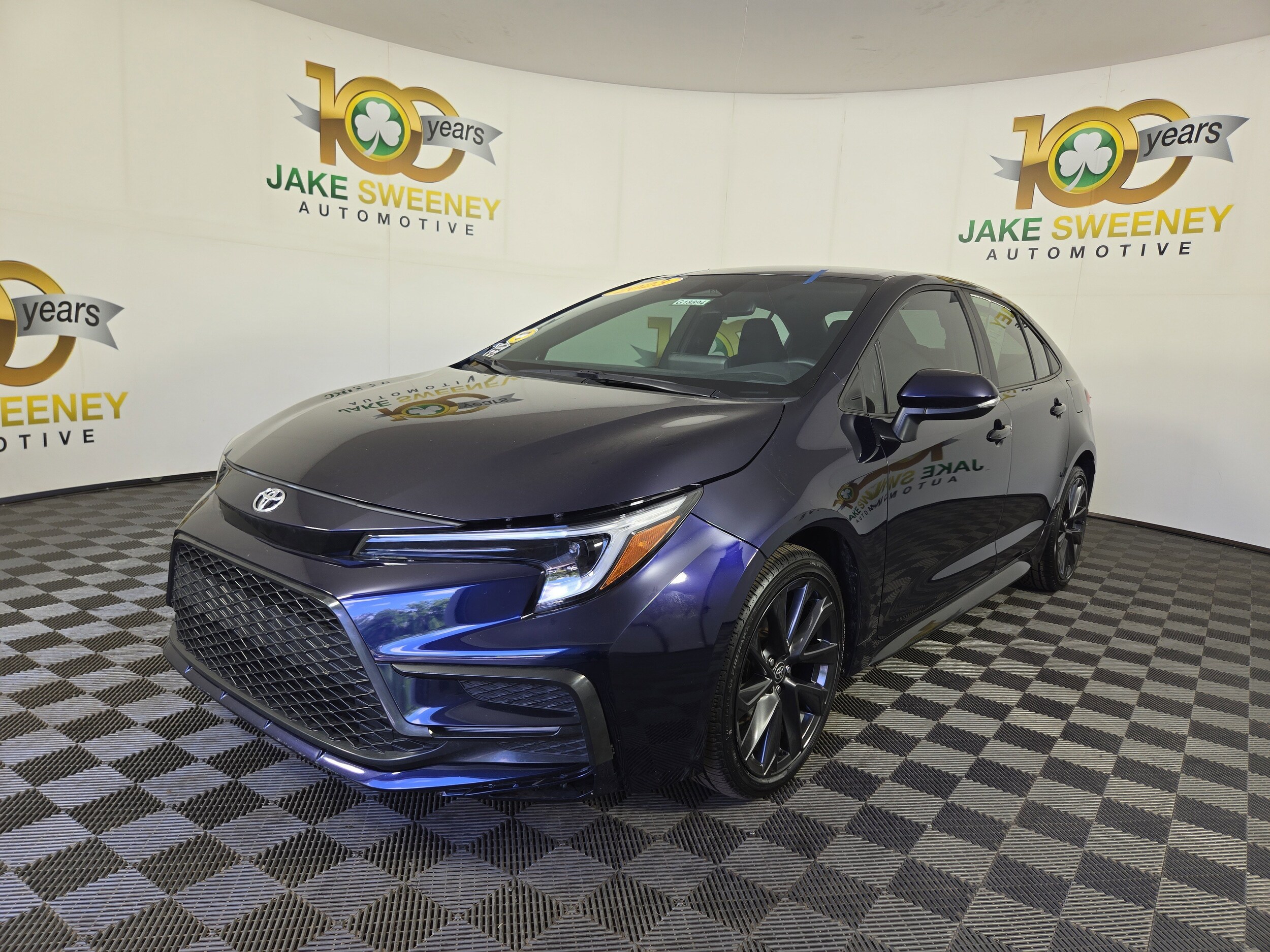 2023 Toyota Corolla SE photo 3