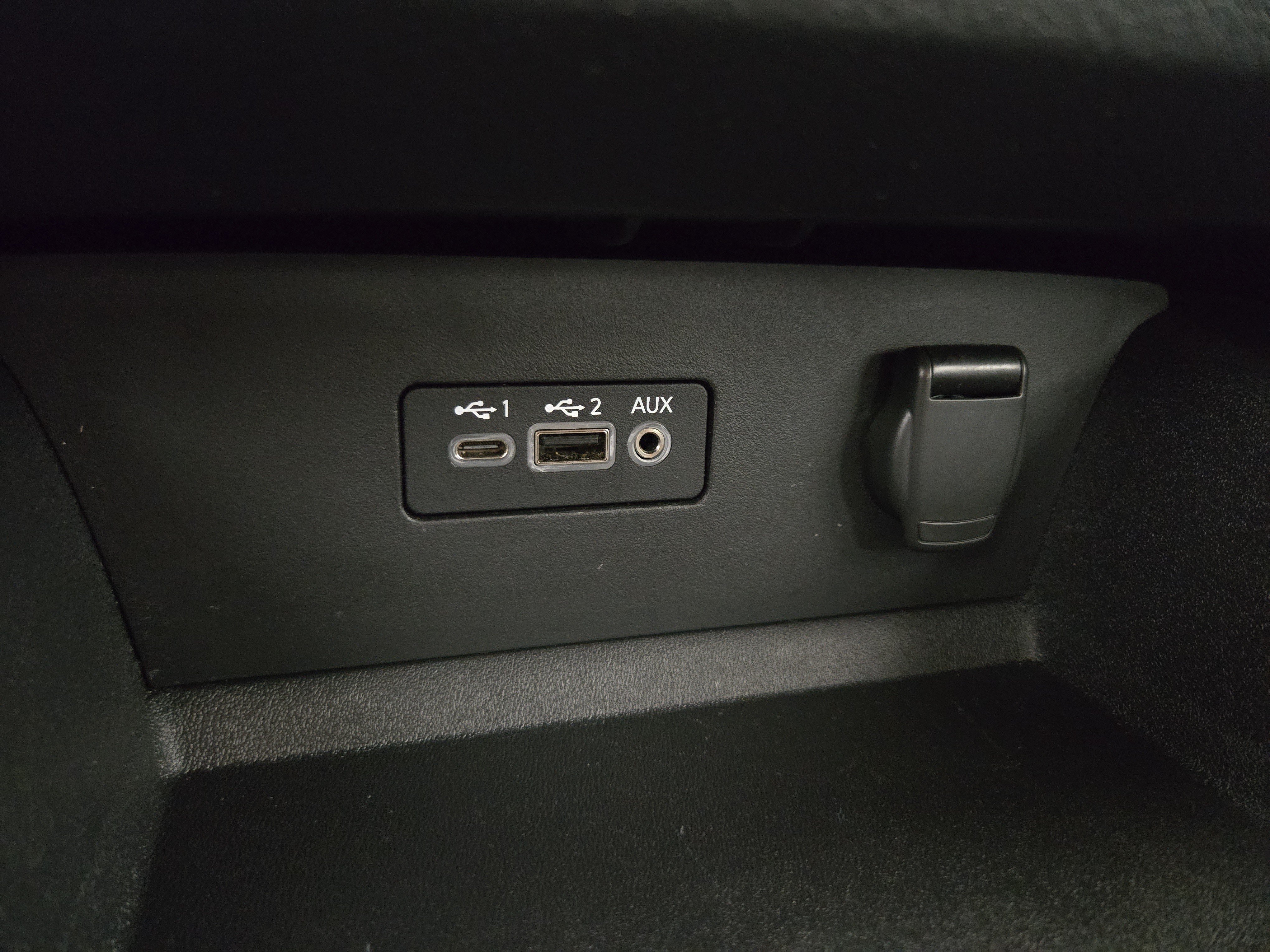 2025 Nissan Altima SV - Photo 25